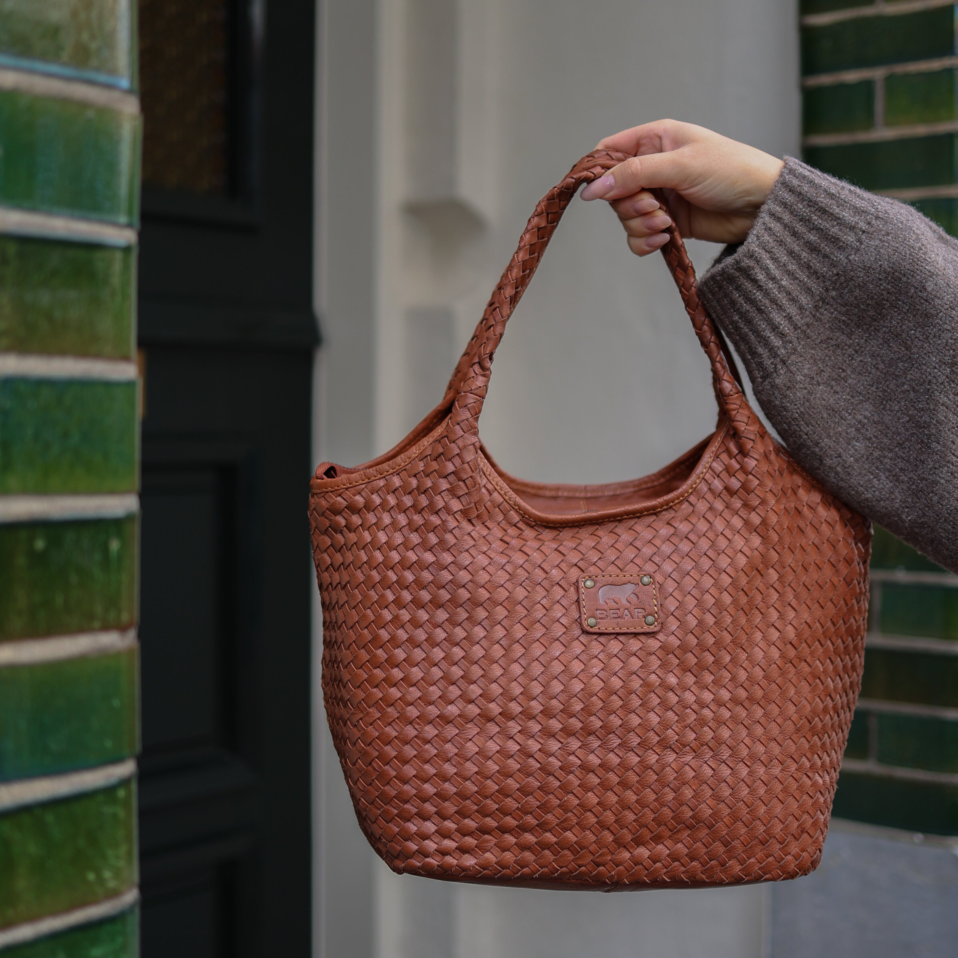 Braided hand/shoulder bag 'Juliëtte' cognac