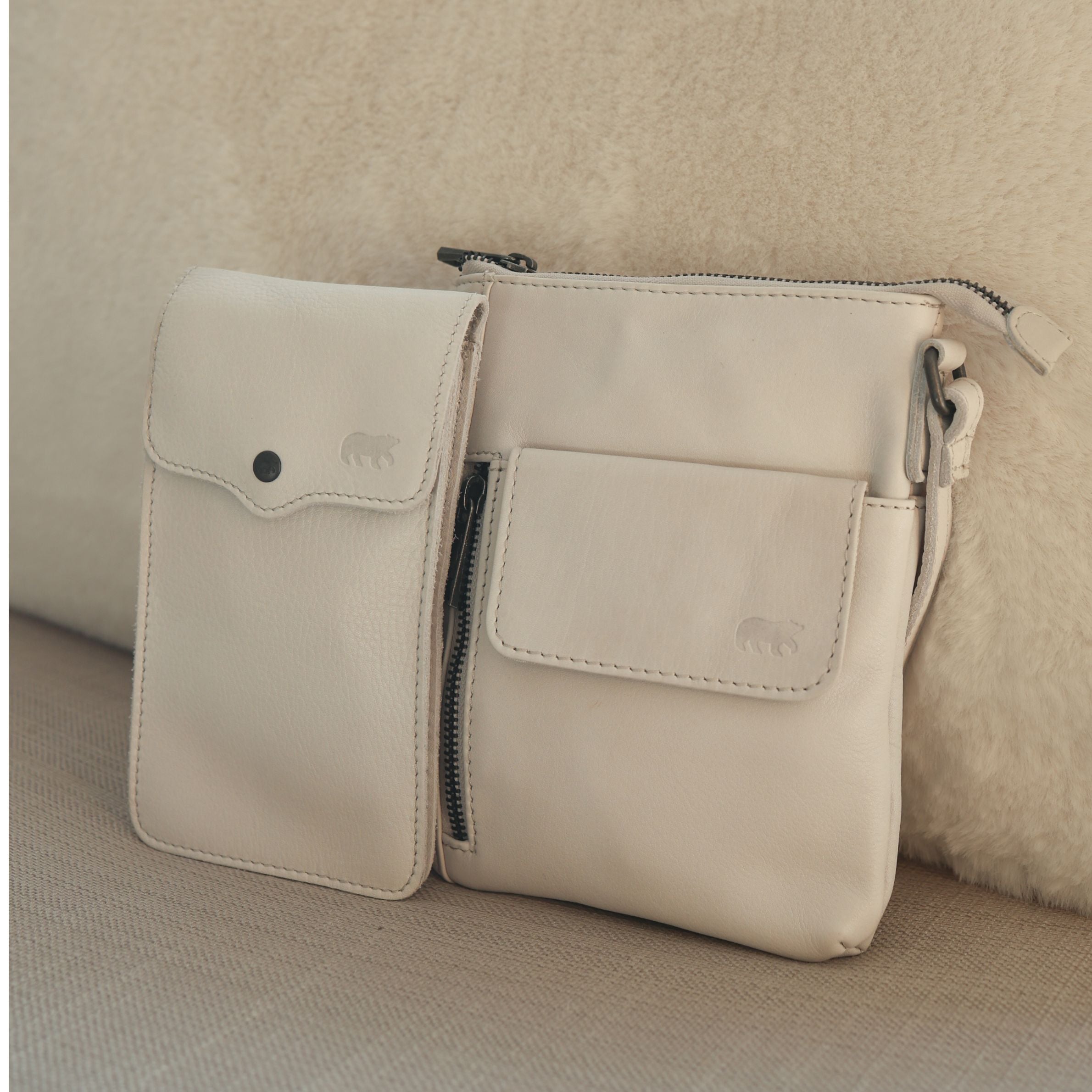 Phone bag 'Yori' feather