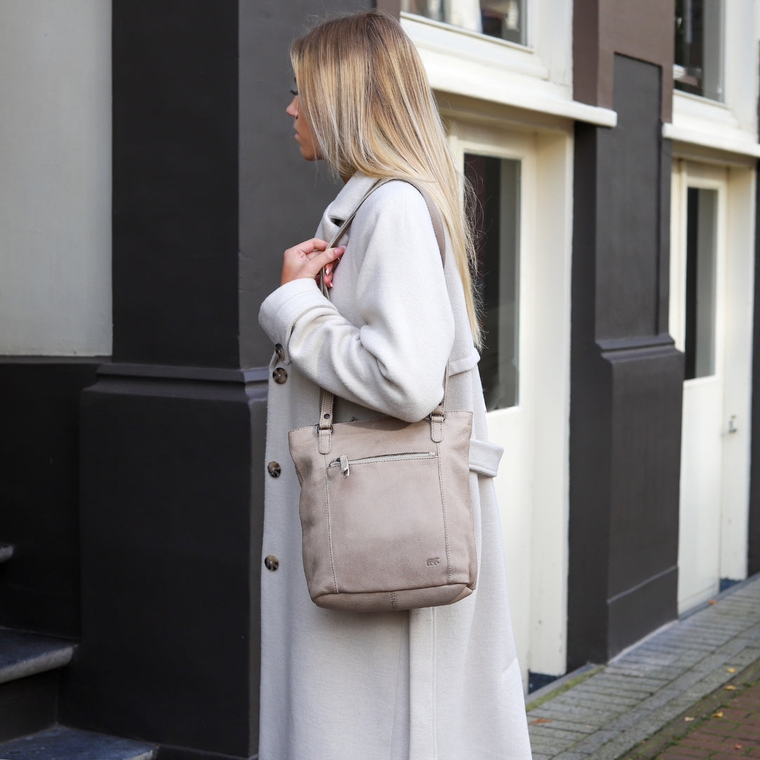 Backpack/shoulder bag 'Sandy' silver mink