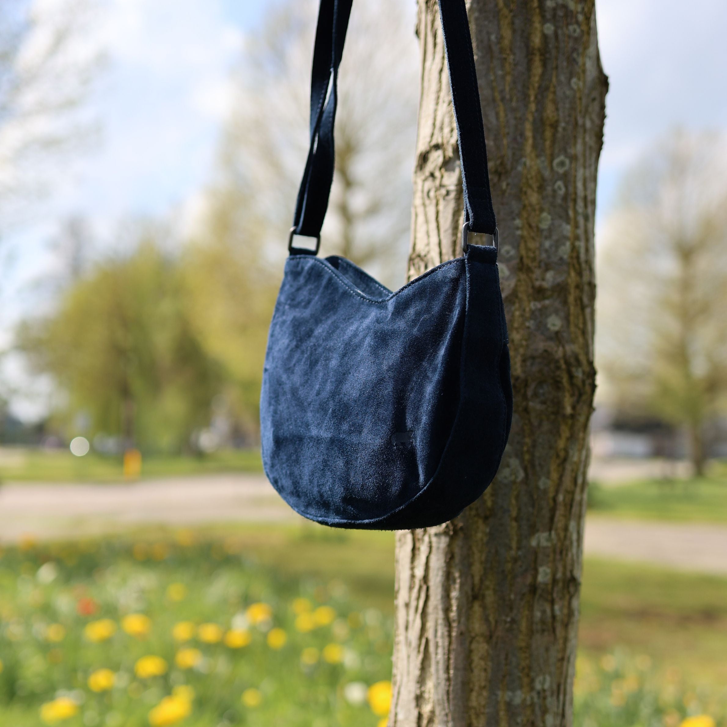 Suede shoulder bag 'Tamara' dark blue