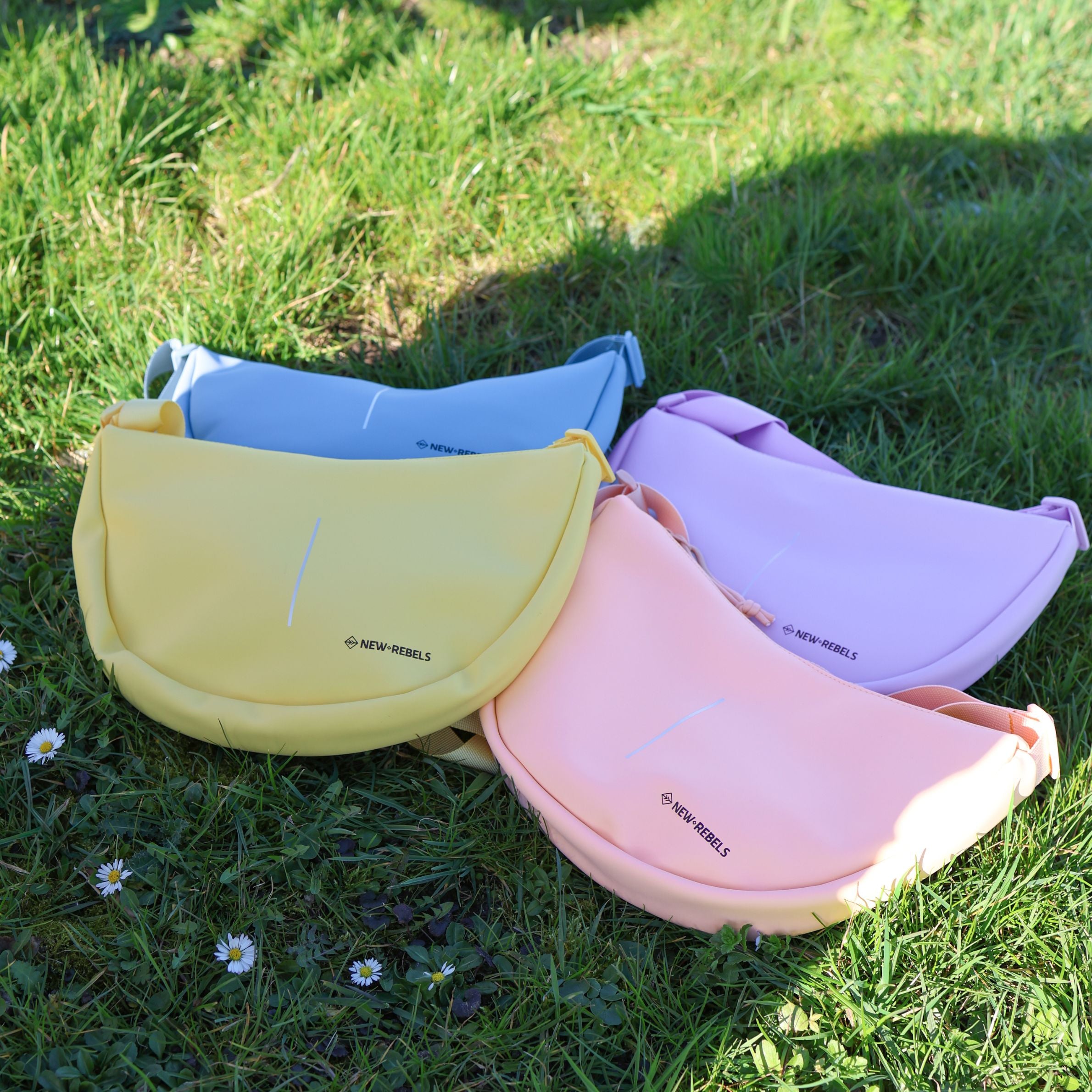 Branson - Half Moonbag soft blue