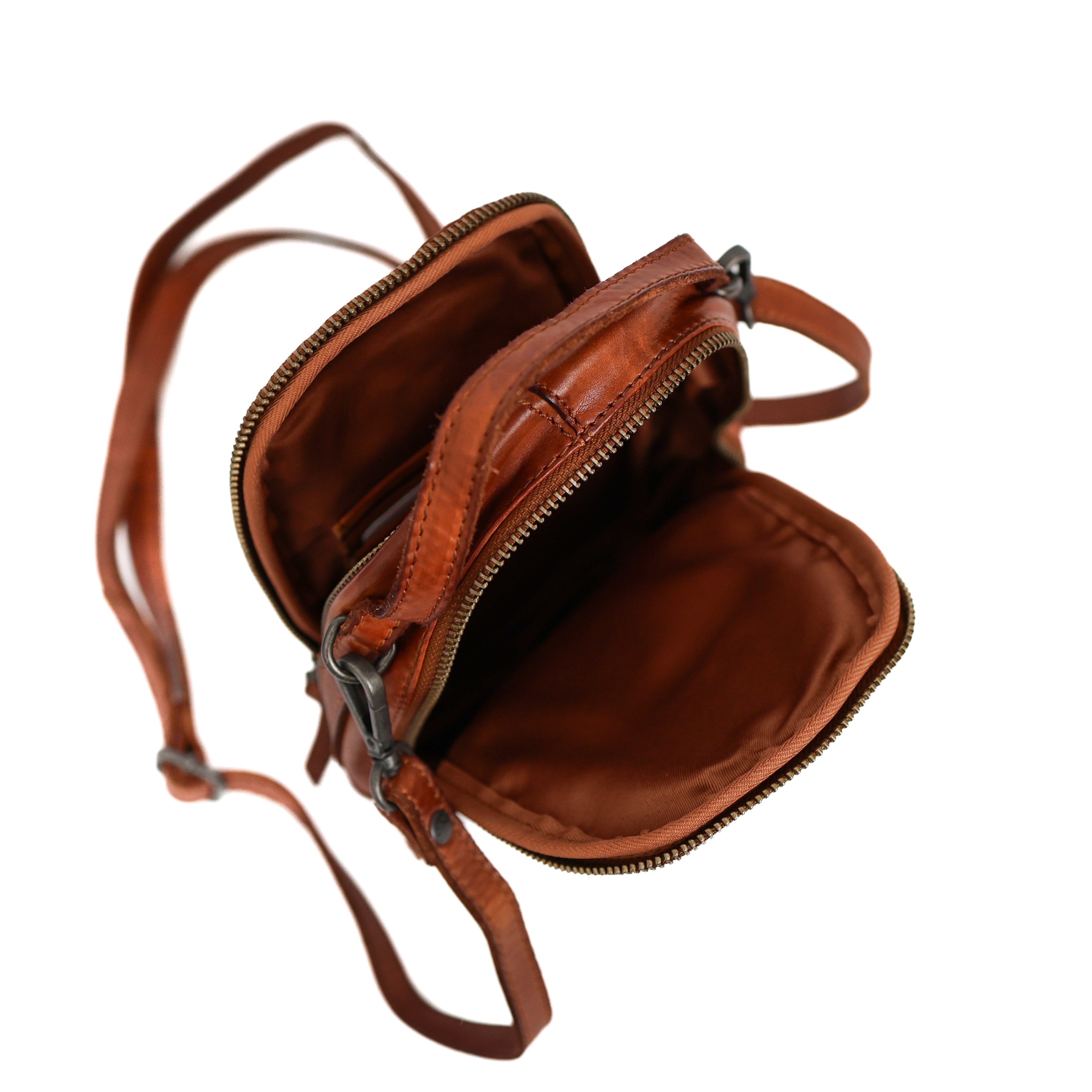 Klein schoudertasje met ritsen 'Bodhi' cognac