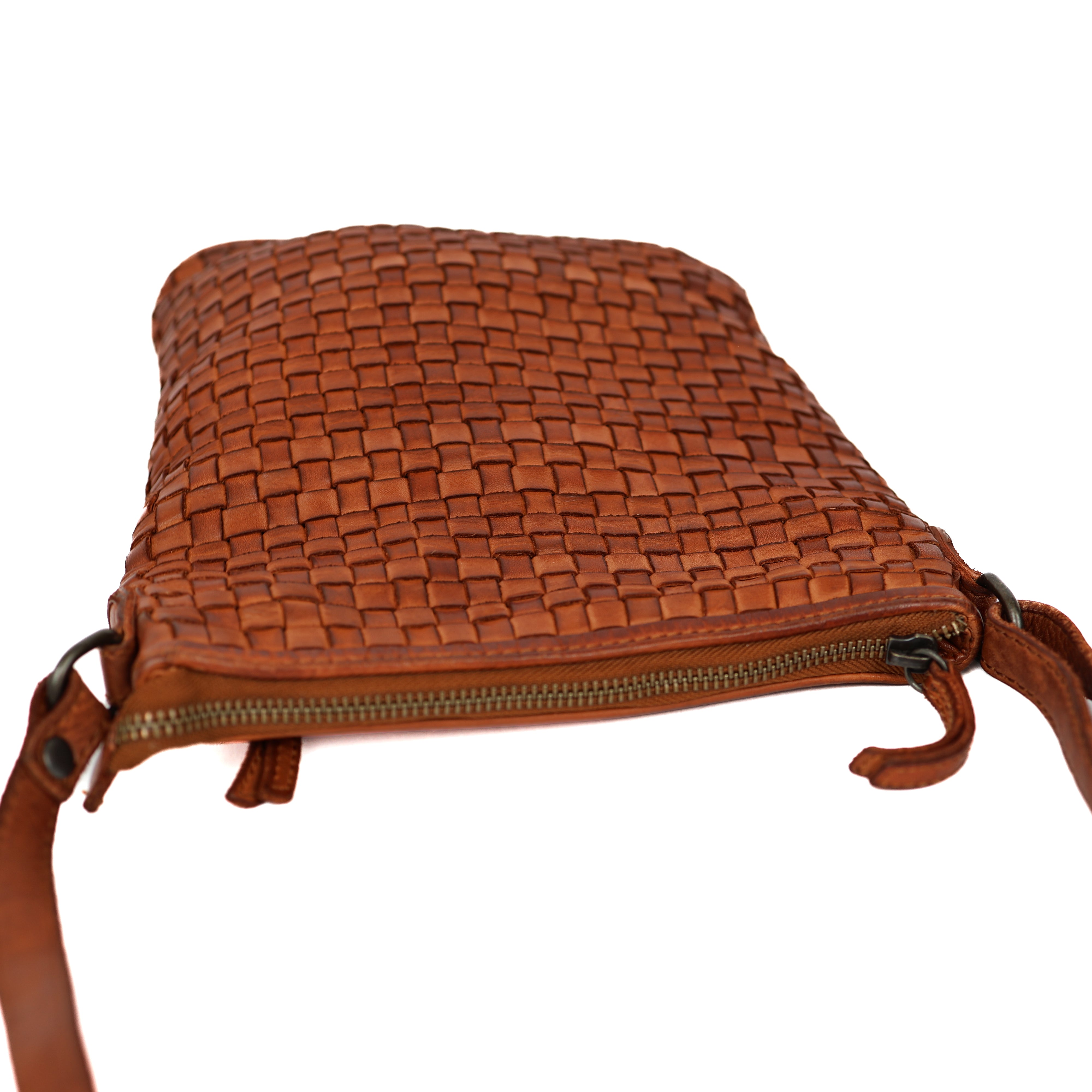 Klein schoudertasje 'Giulia' gevlochten cognac