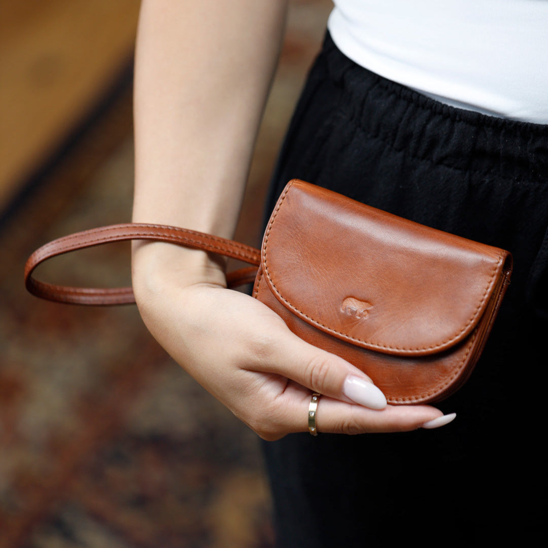 Portemonneetje met polsband 'Eva' beige