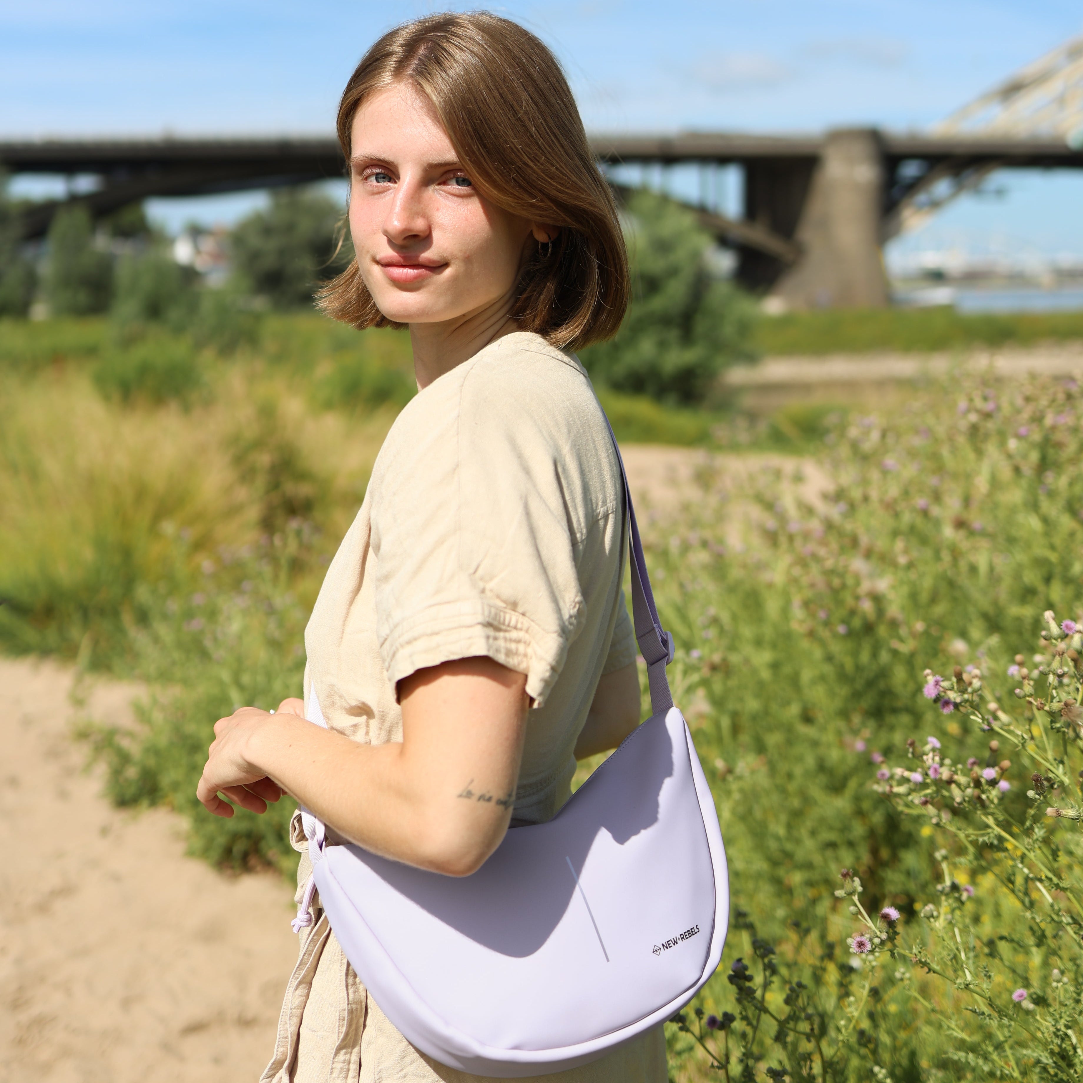 Branson - Half Moonbag lila