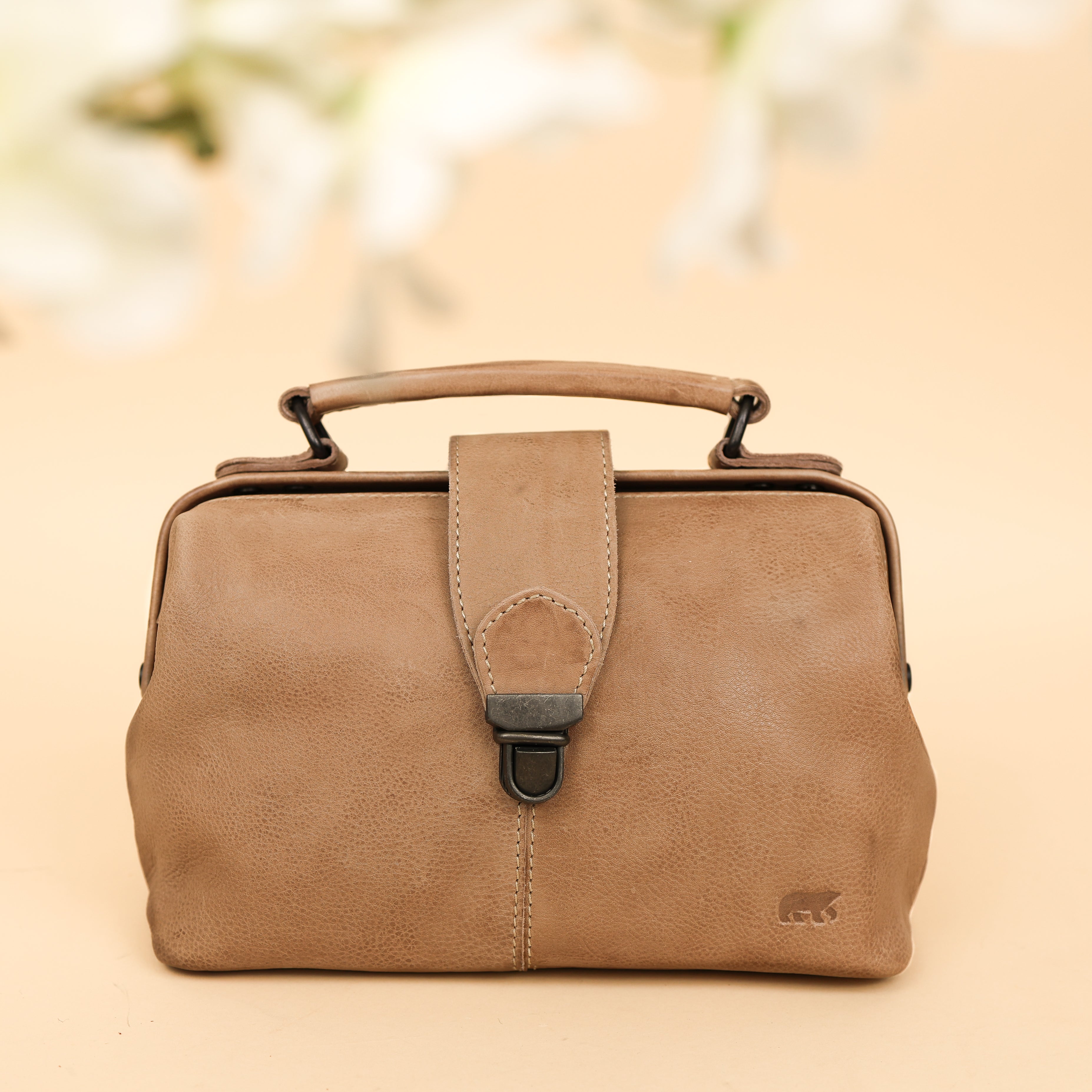 Mini doctor's bag 'Julia' M beige