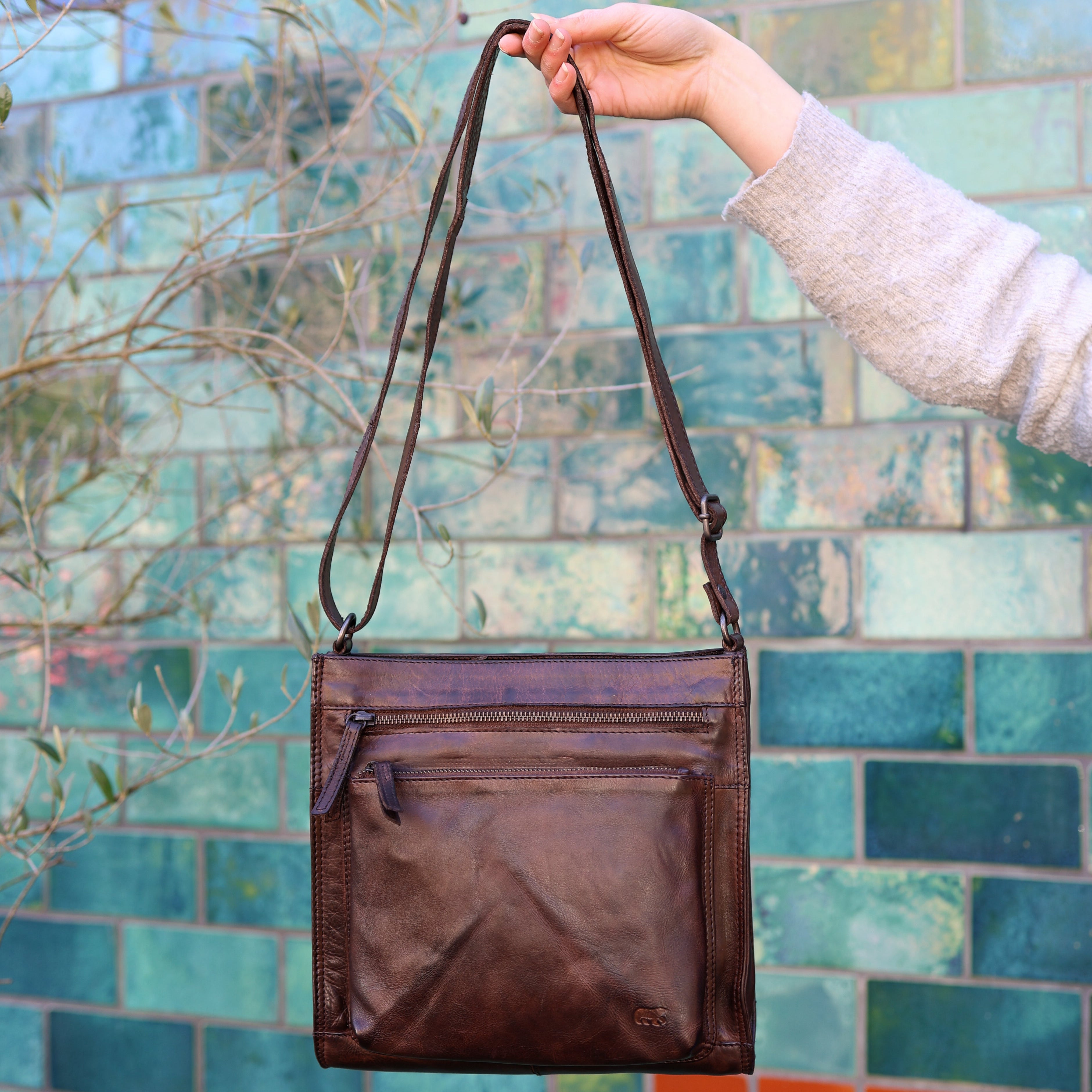 Ruime schoudertas 'Marisa' cognac