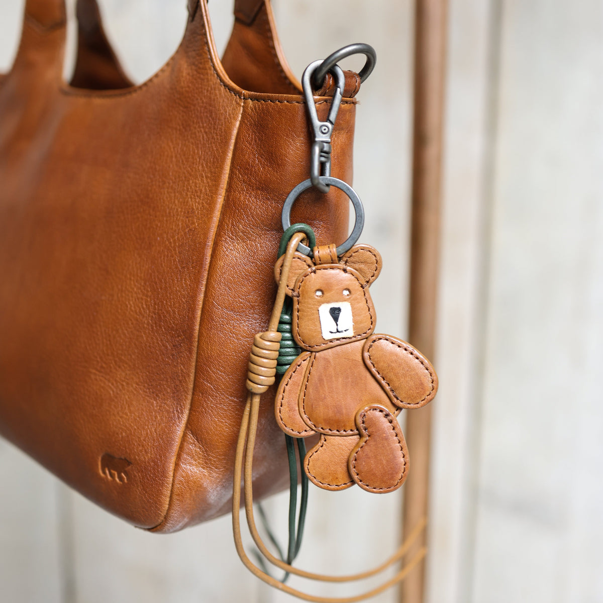 Bag charm/sleutelhanger 'Beertje' cognac