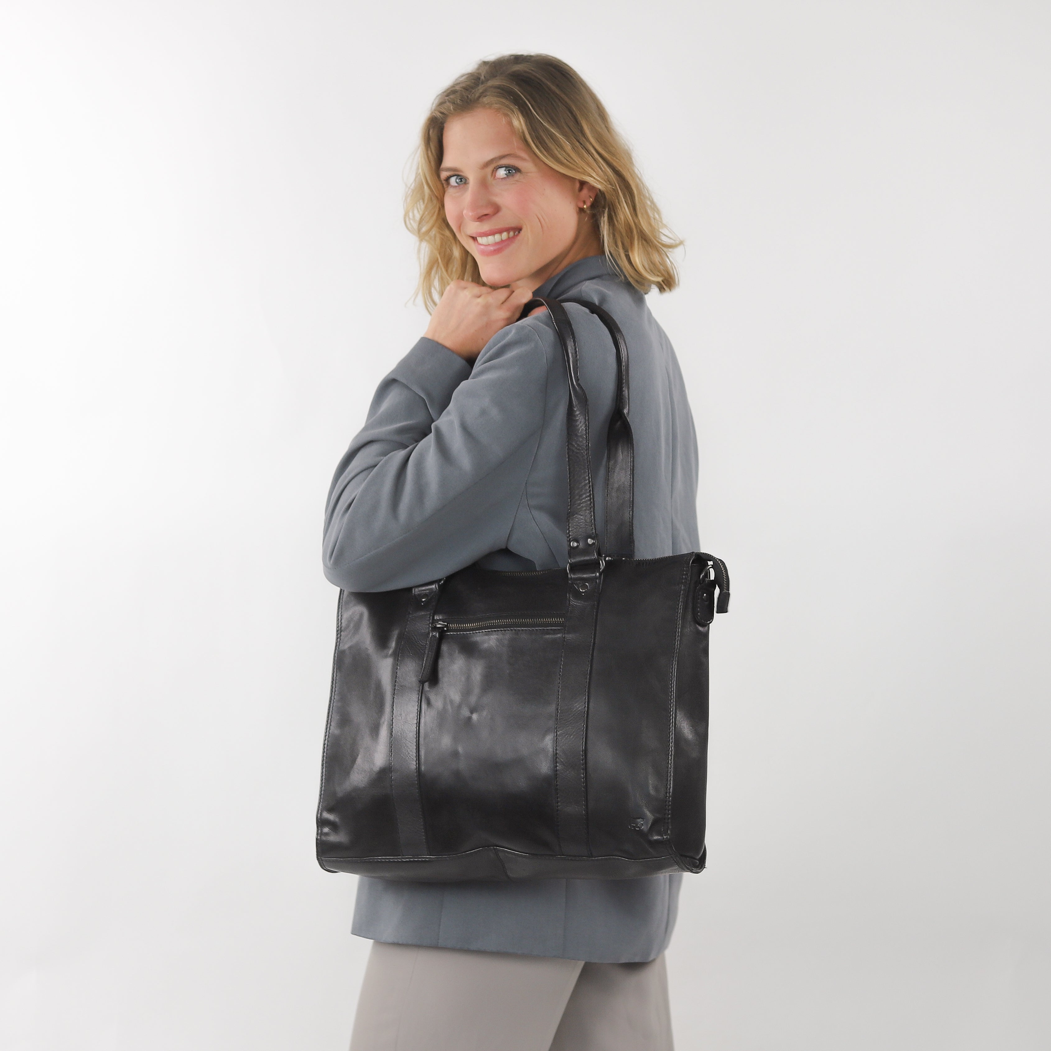 Hand/shoulder bag 'Mea' black