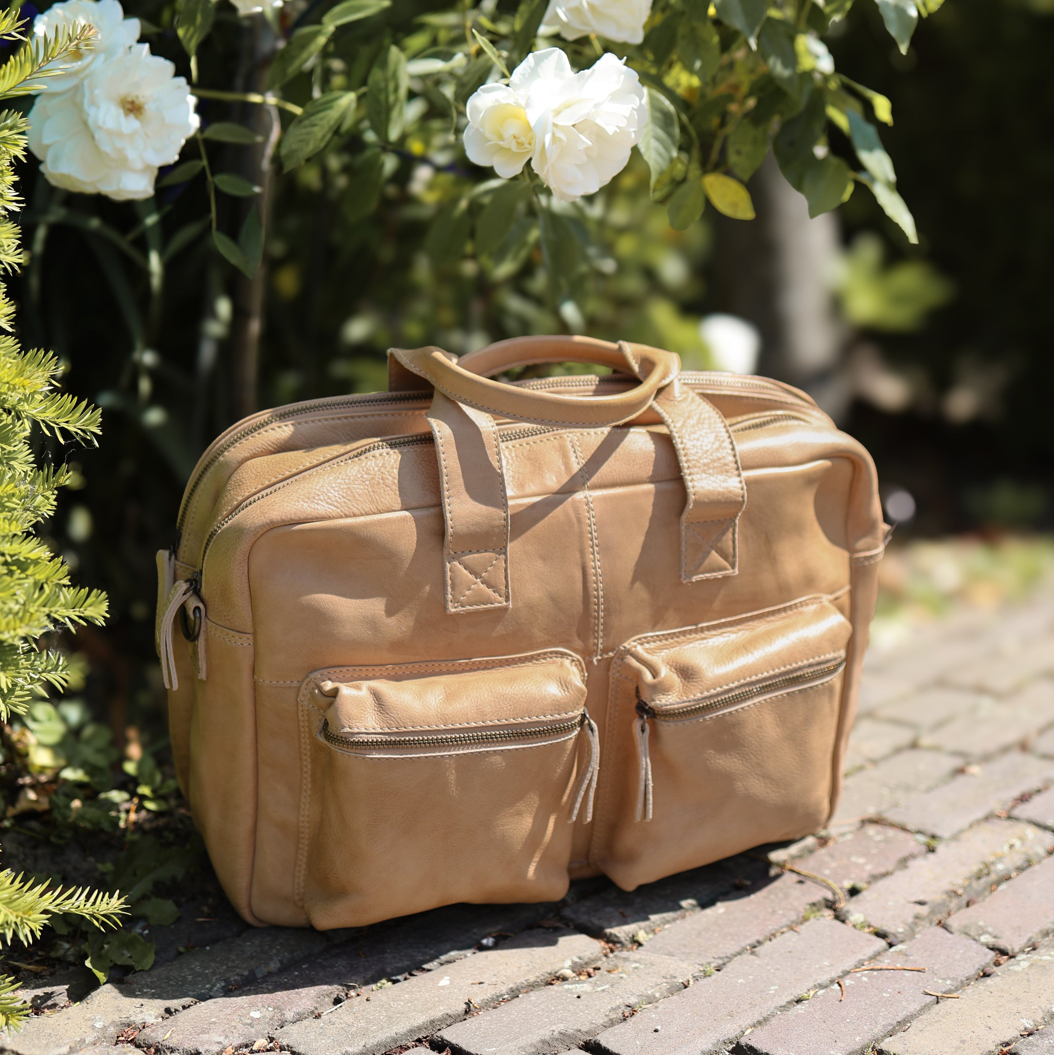 Weekend/laptop bag 15.6" 'Lou' cognac