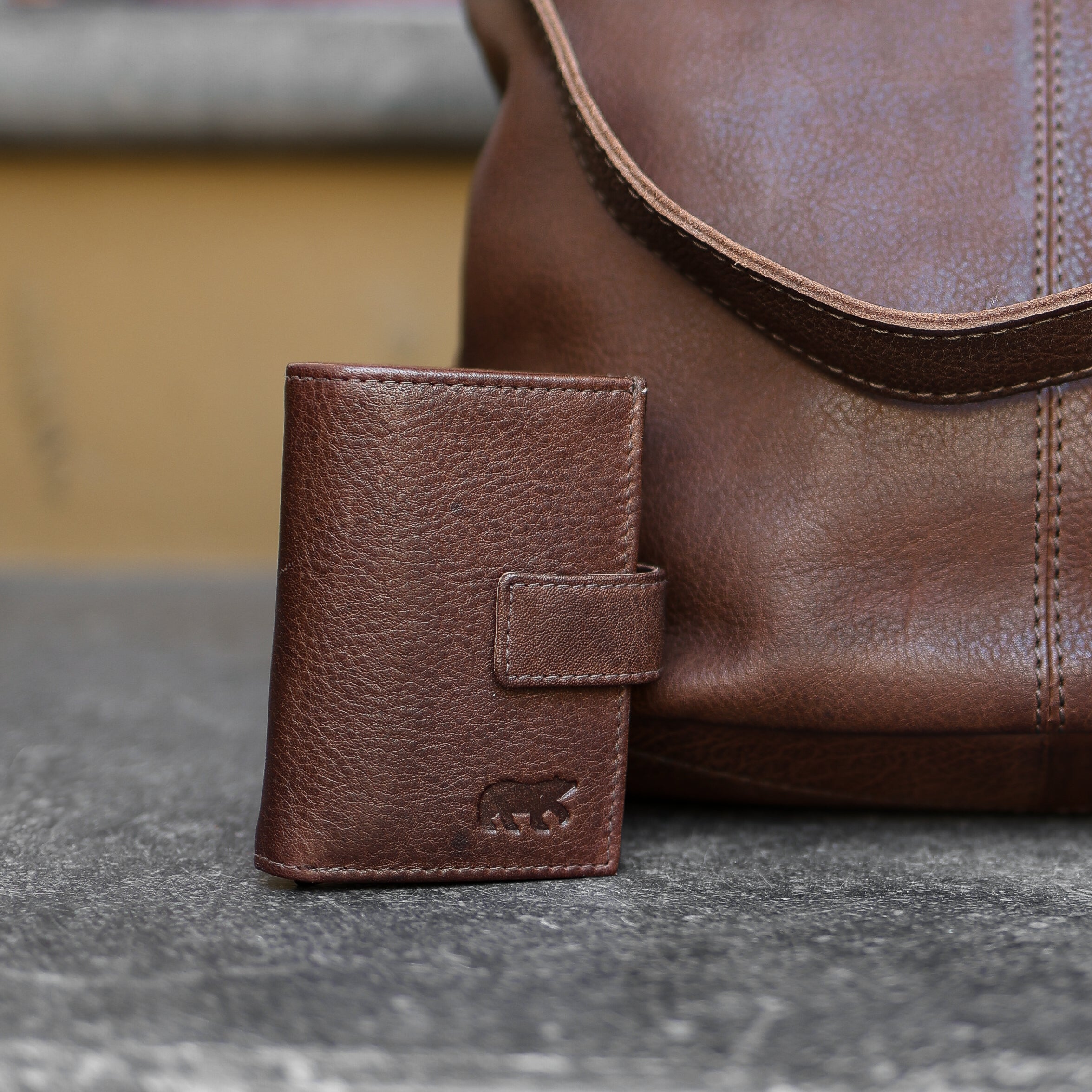 XL Card holder 'Mo' dark brown