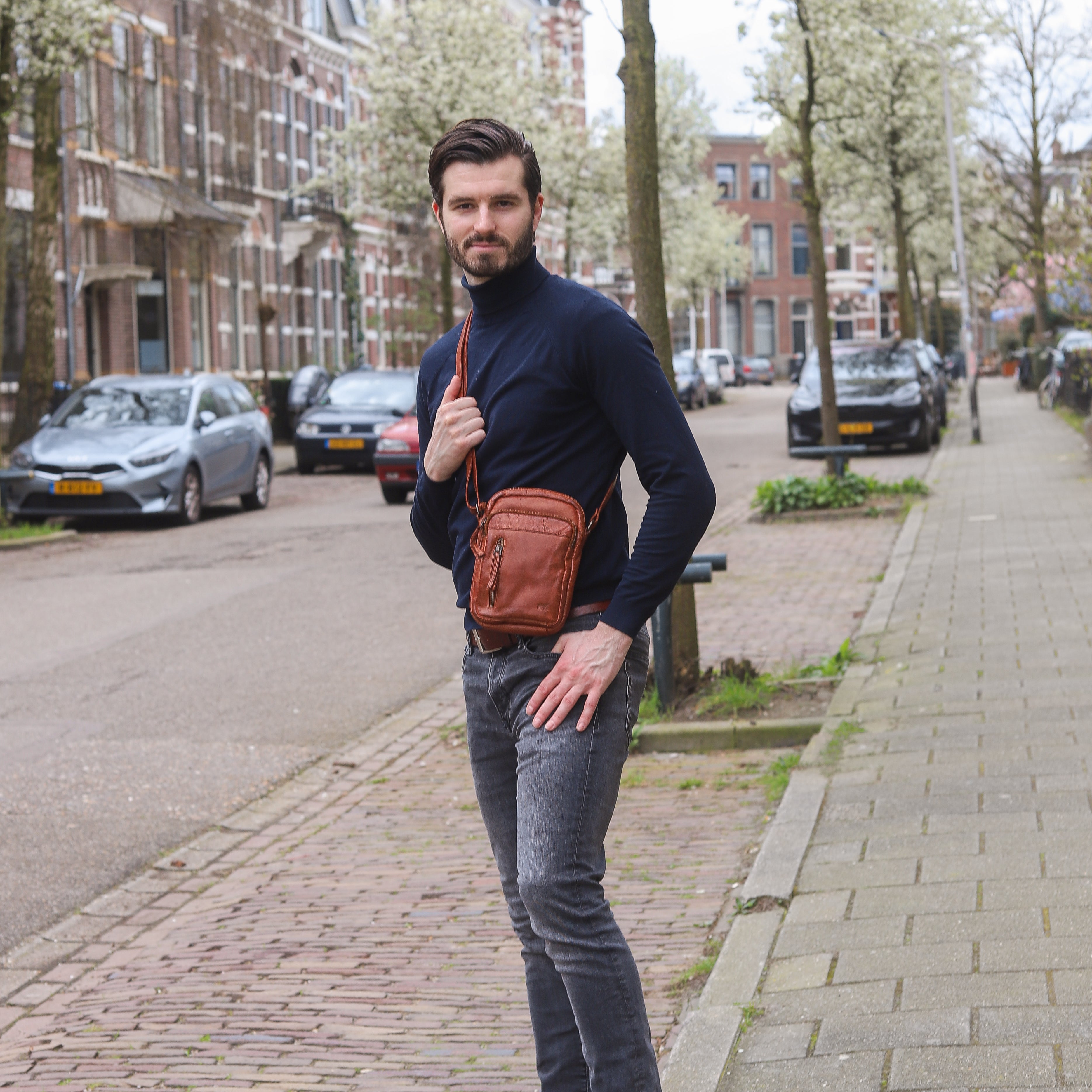 Shoulder bag 'Karin' cognac - CL 5243