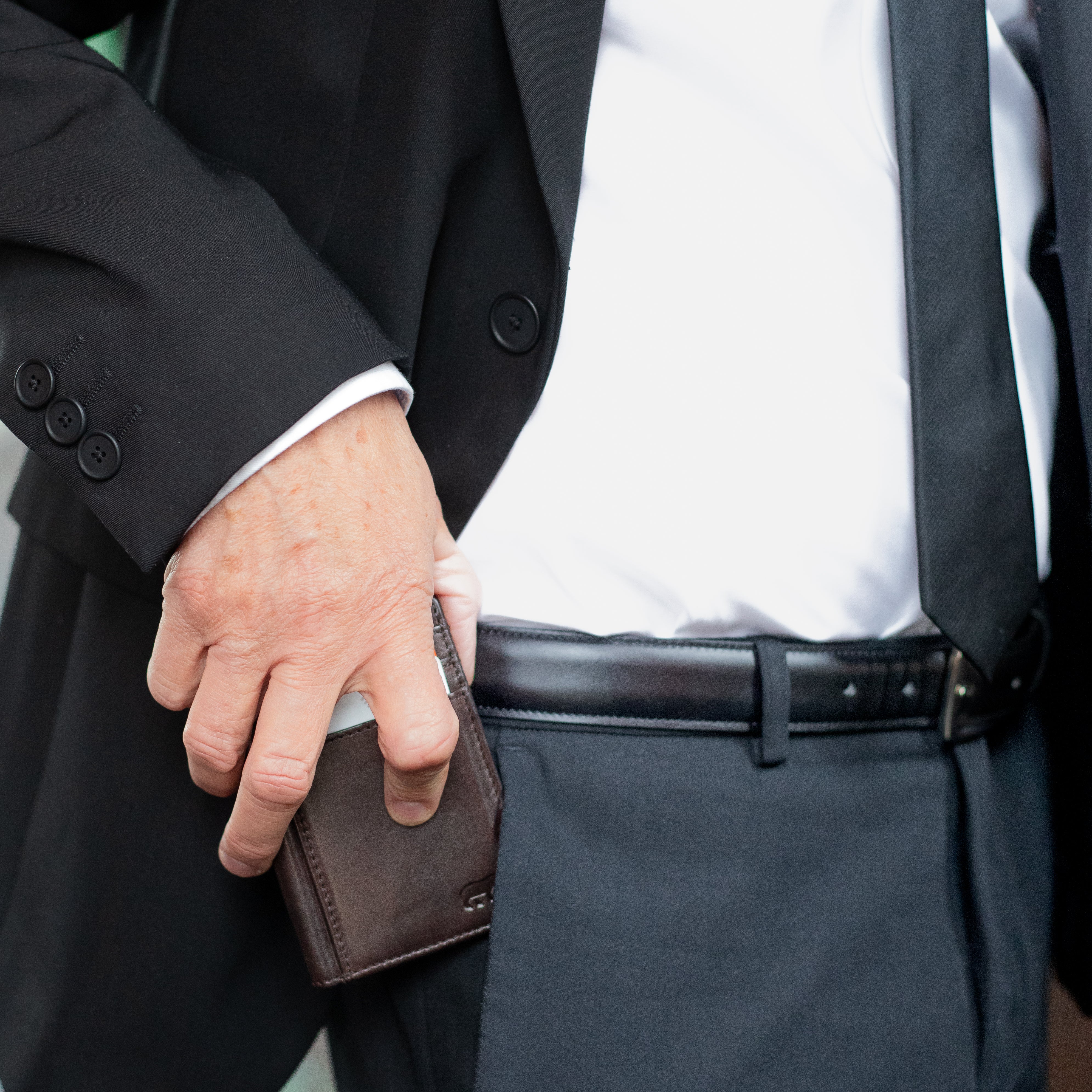 Card holder with banknote compartment 'Michel' cognac