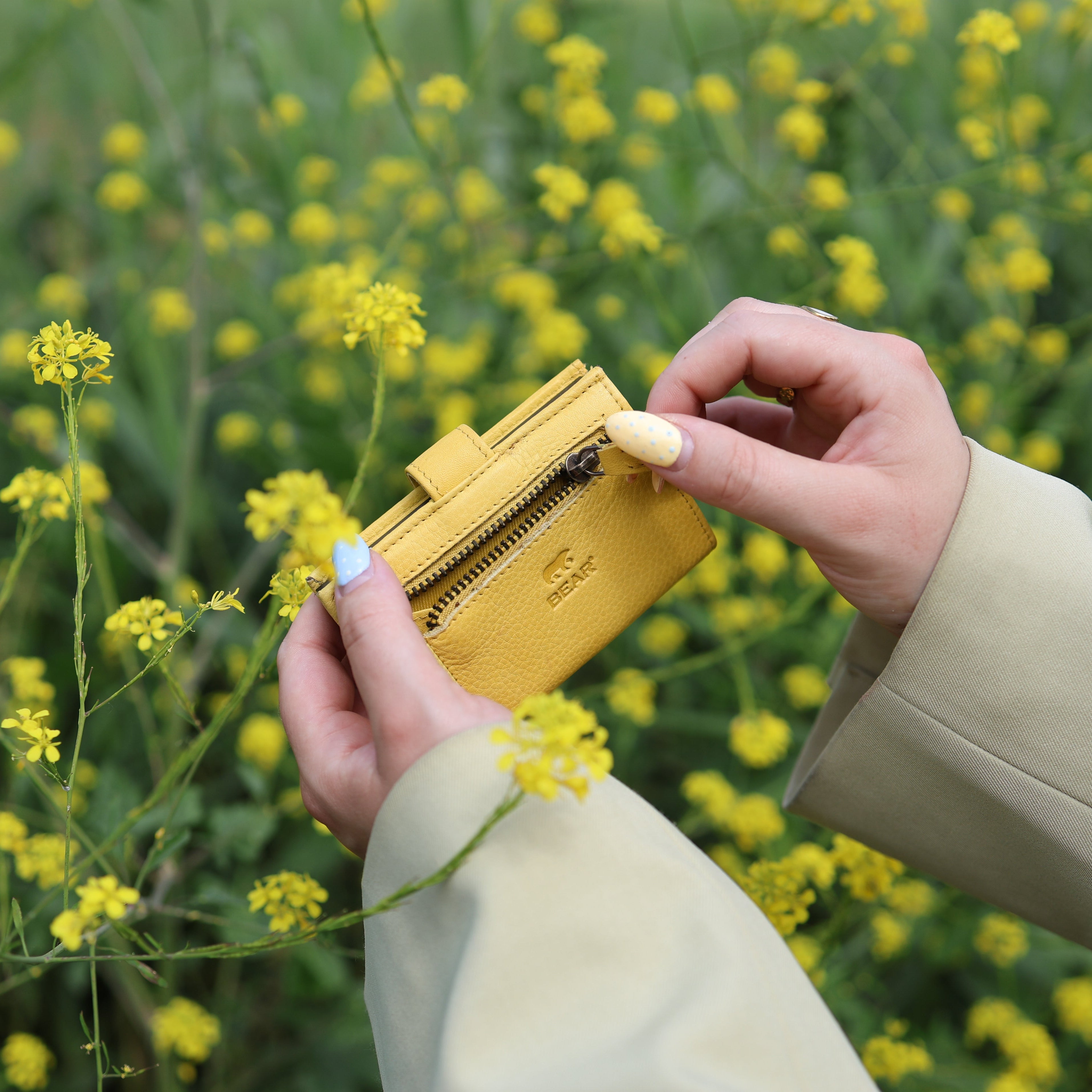 RFID Pasjeshouder 'Elsie' butter yellow