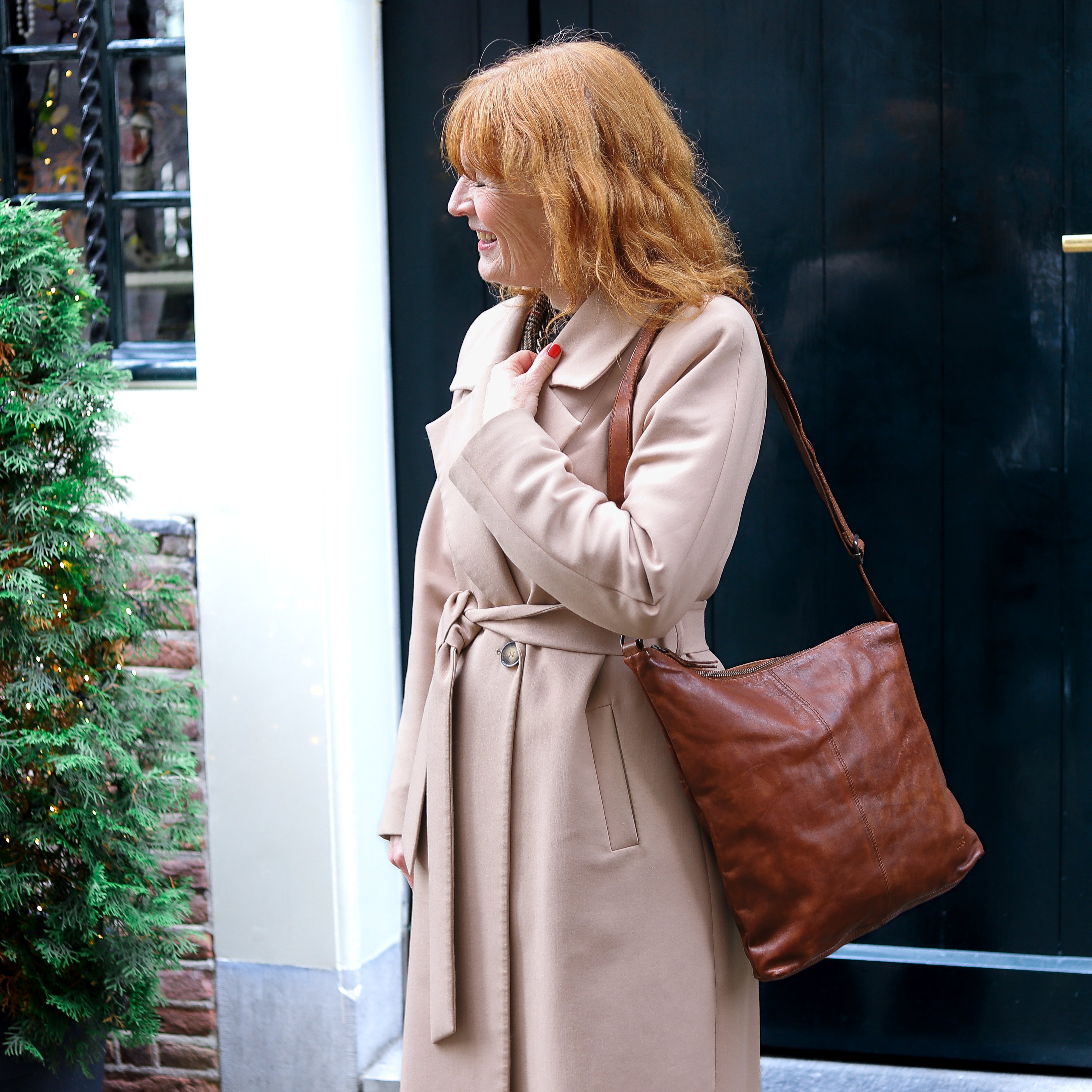 Asymmetric pouch bag 'Jeanine' cognac