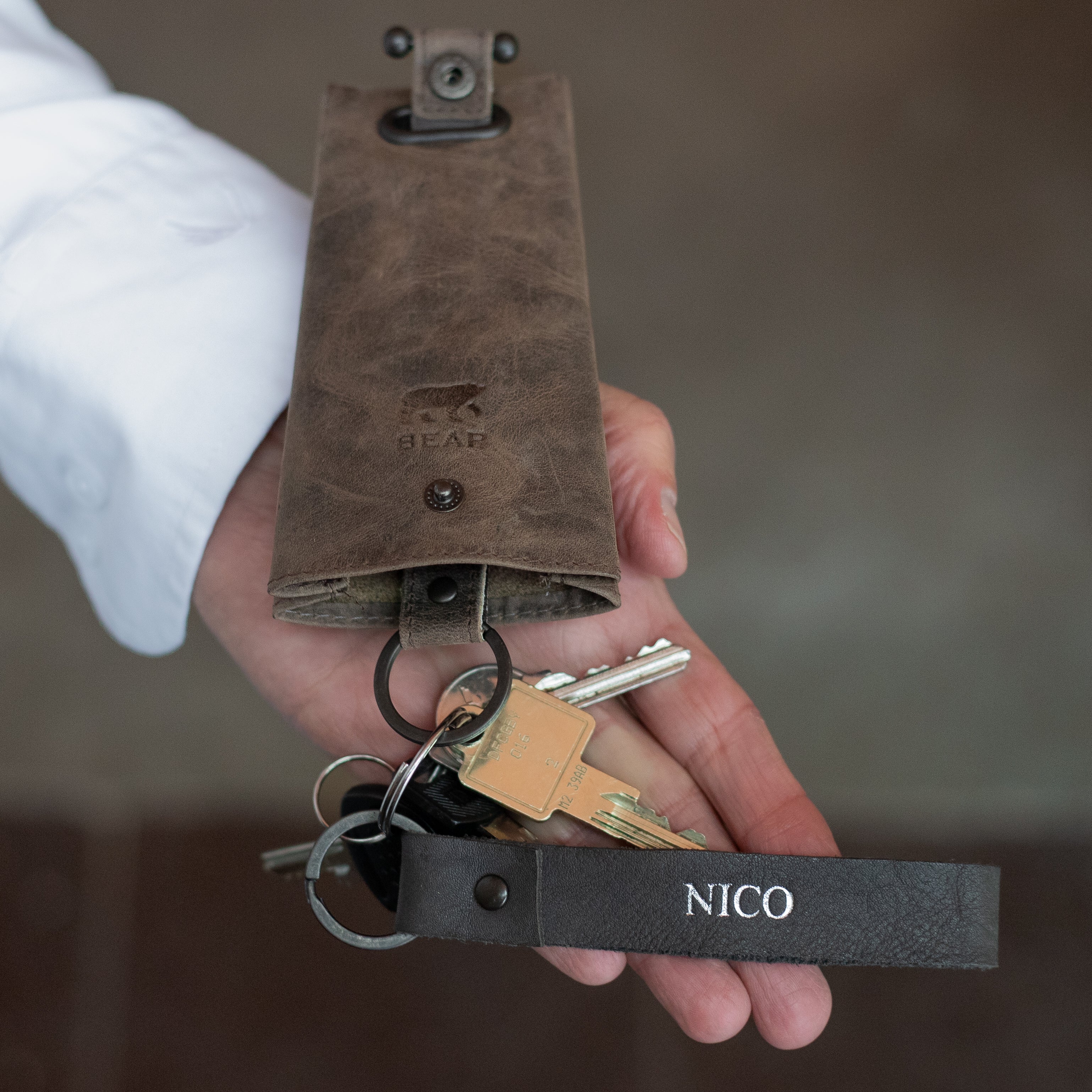 Clock key ring 'Pablo' black