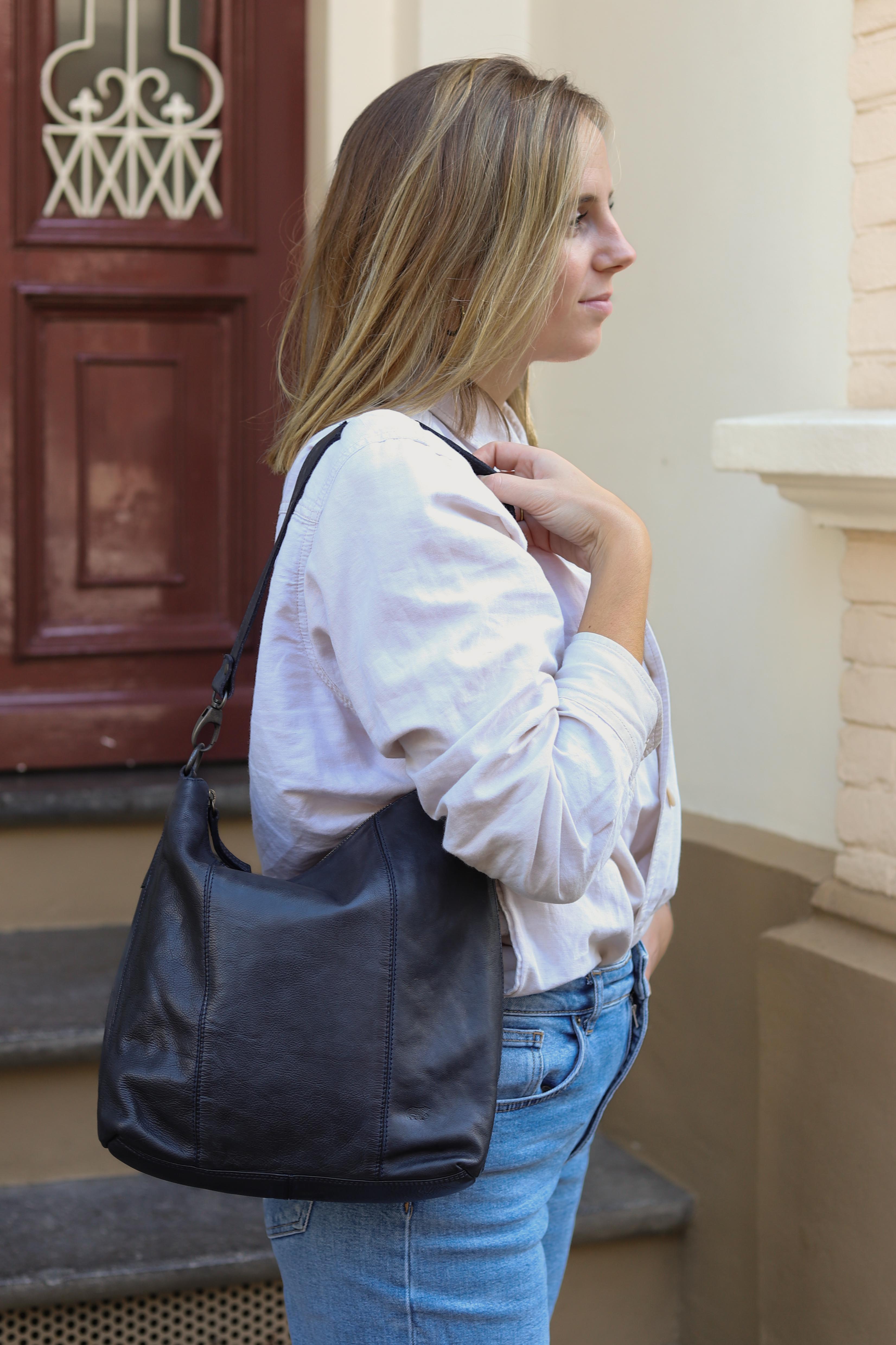 Hand/shoulder bag 'Ava' blue