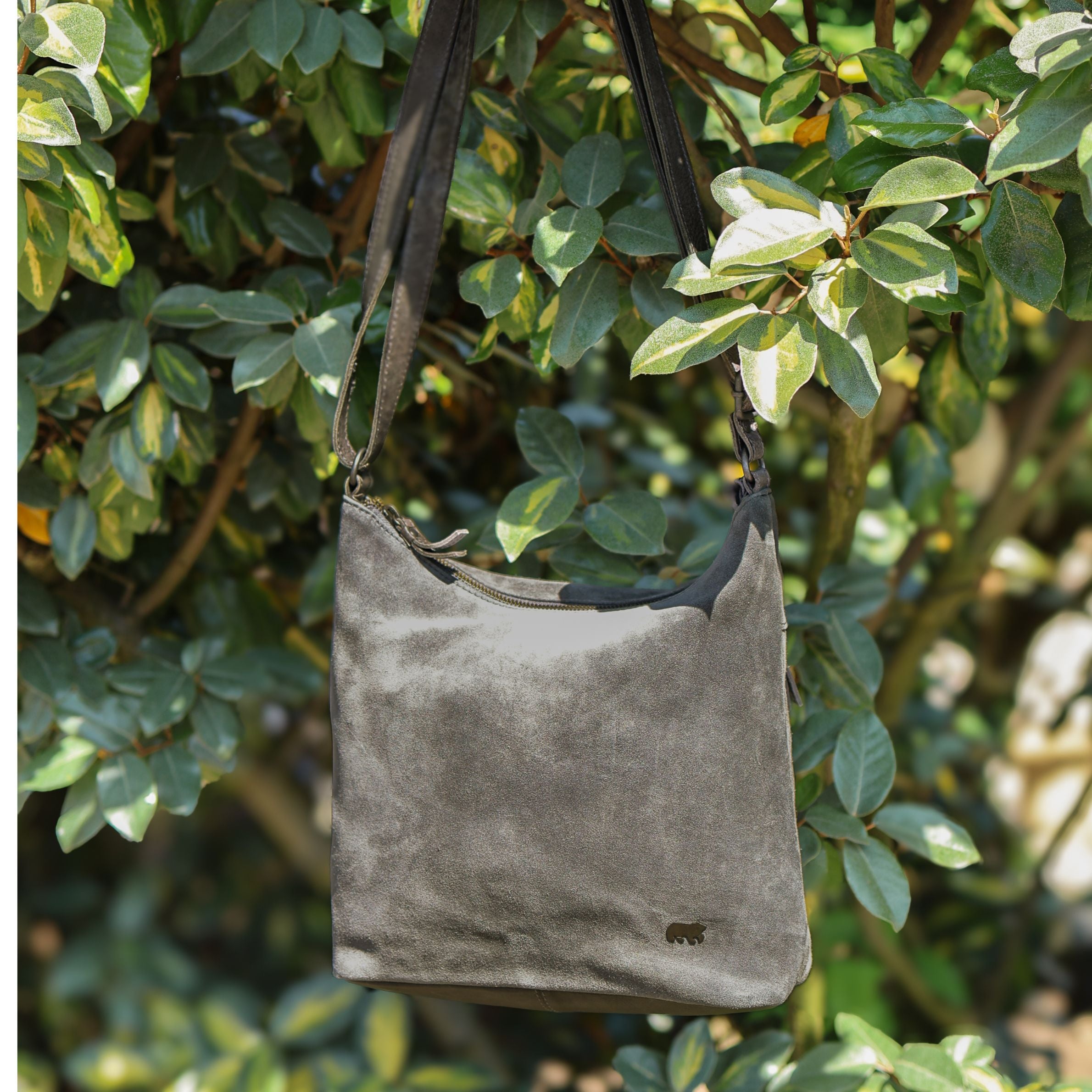 Suede shoulder bag 'Amber' beige