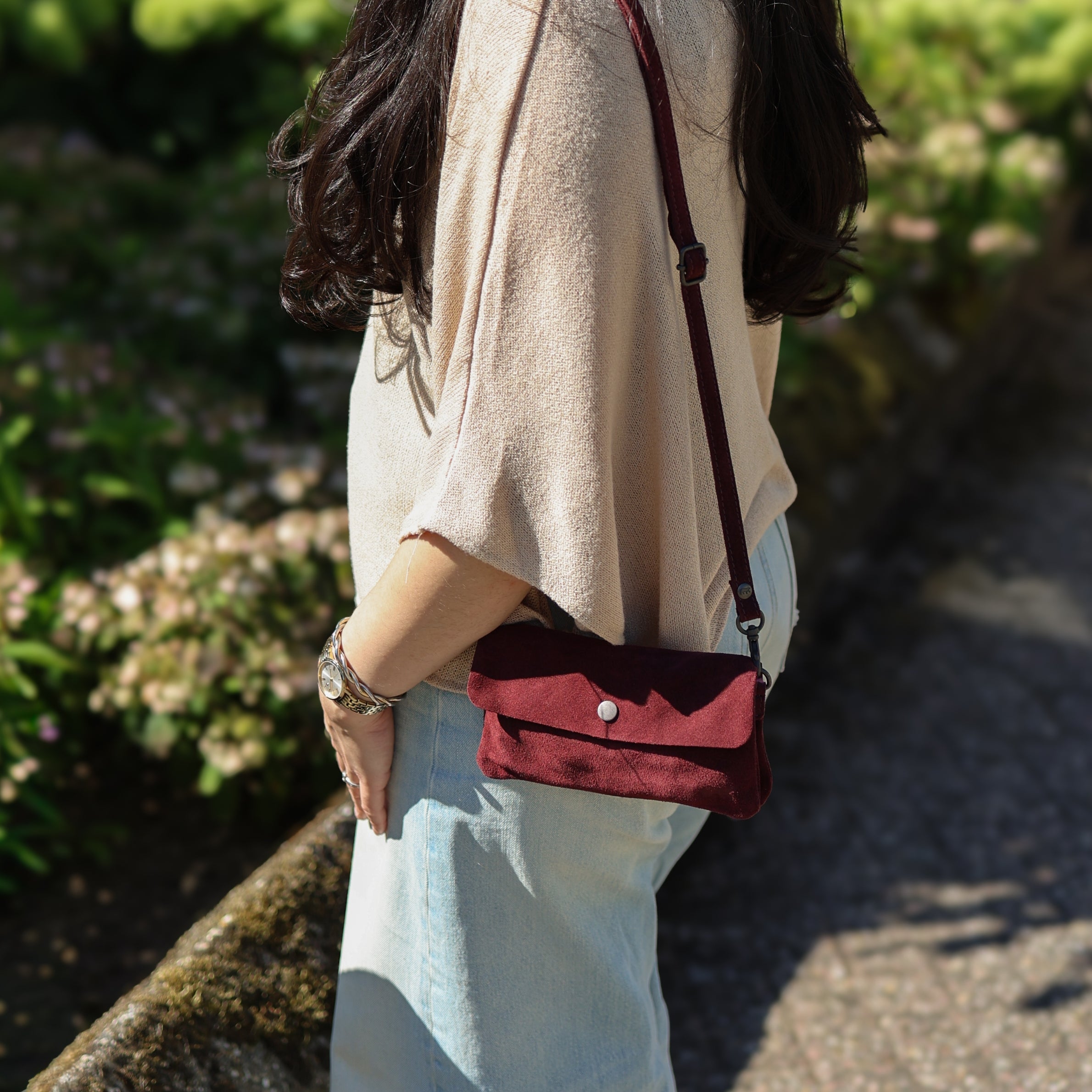 Suède clutch/mini schoudertasje 'Lydia' bordeaux