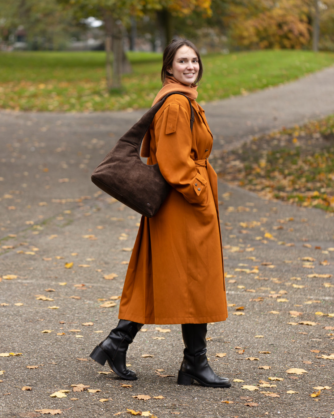Suede pouch bag 'Pauline' dark brown