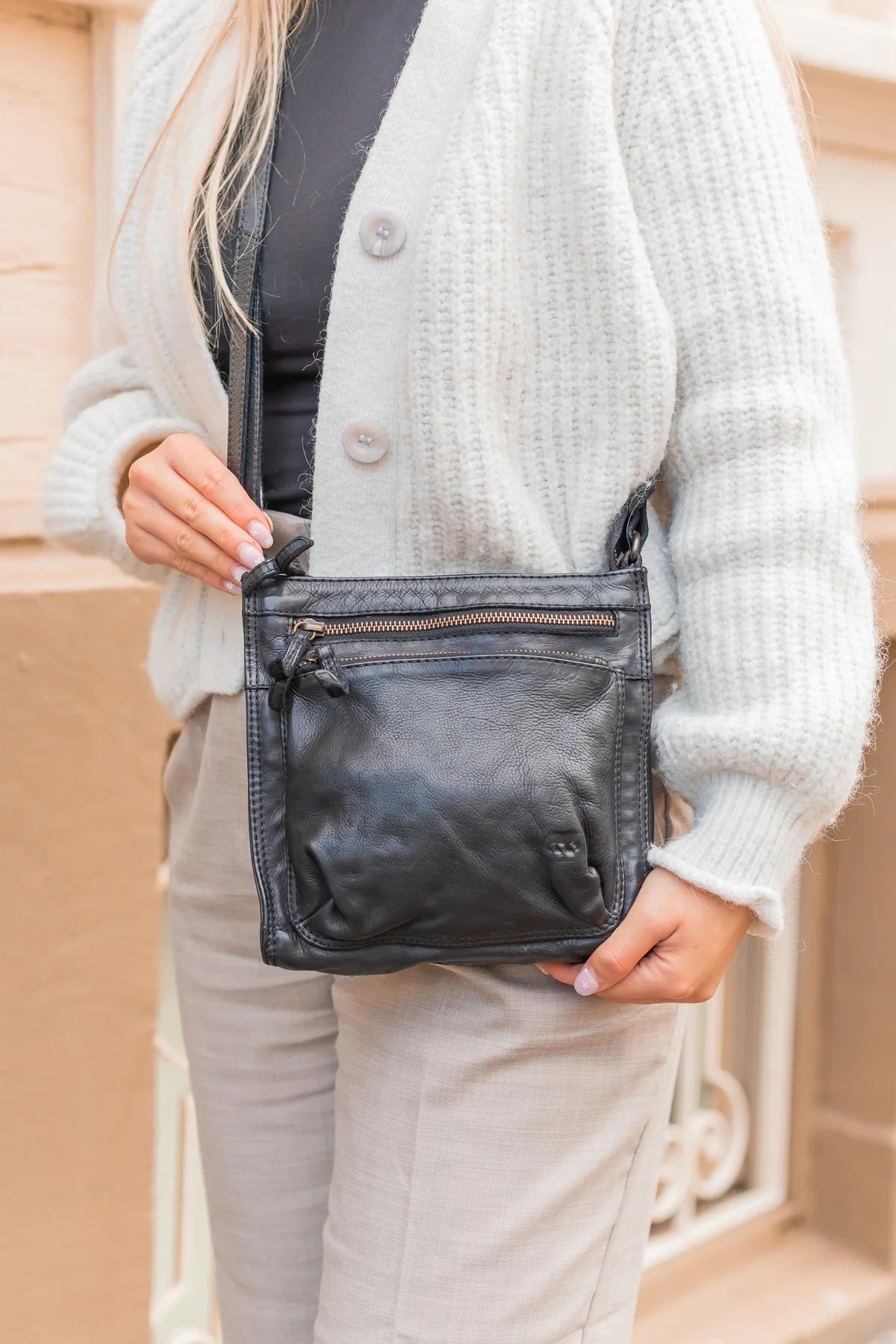 Shoulder bag 'Davita' dark brown