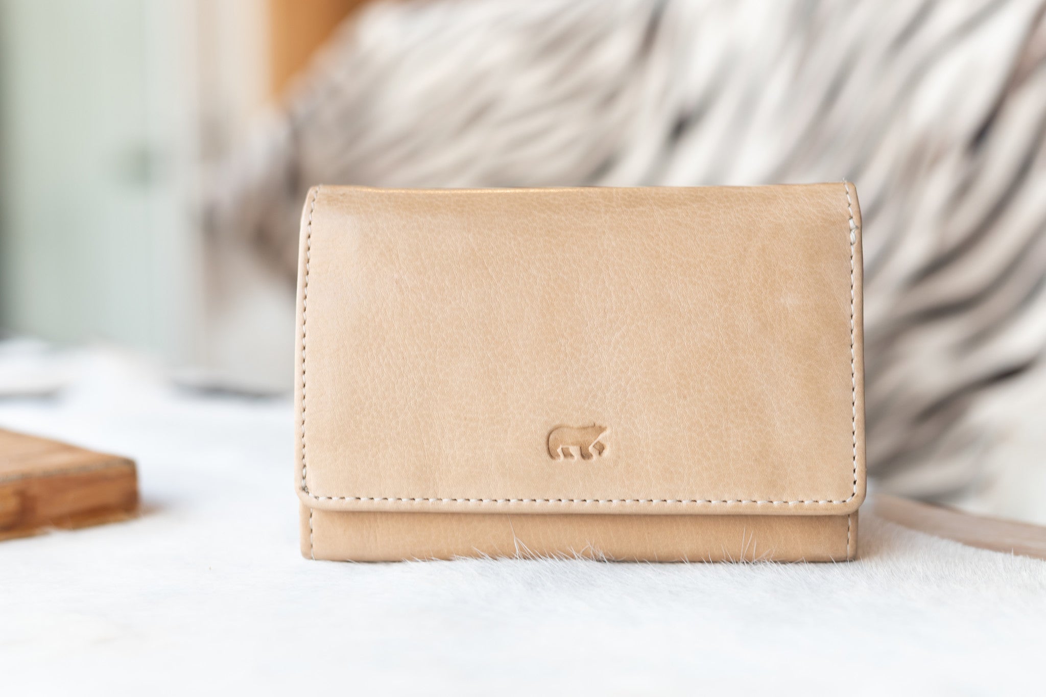 Wrap wallet 'Flappie' beige - CL 15572