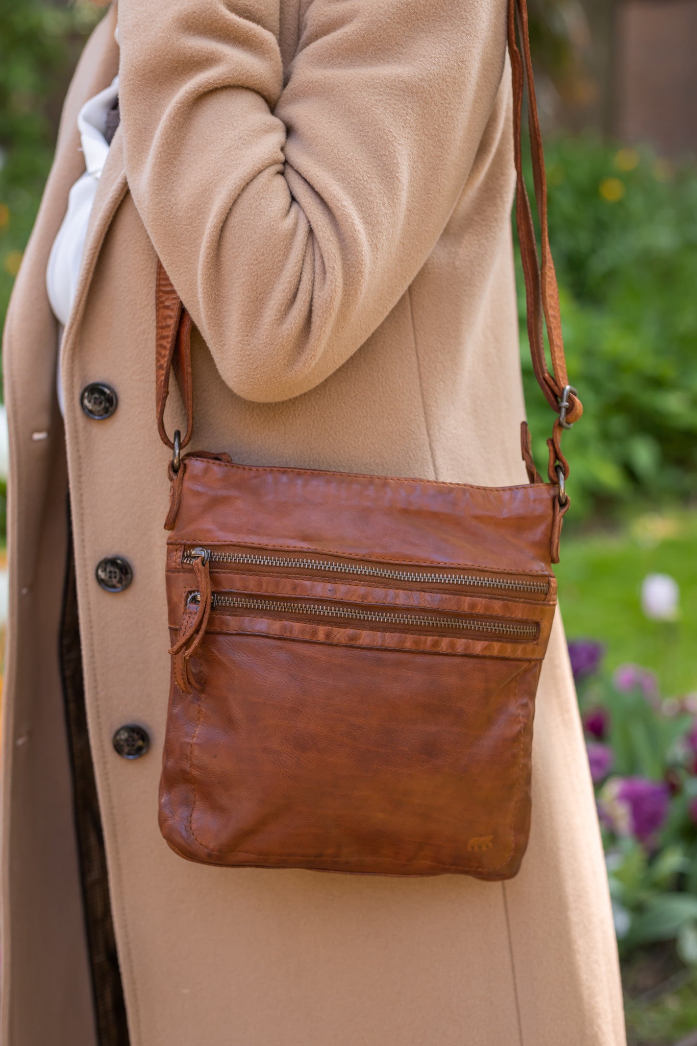 Shoulder bag 'Luna' cognac