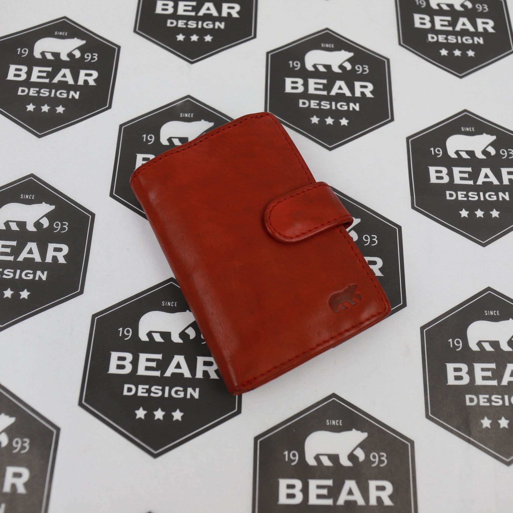 Card folder 'Vic' red