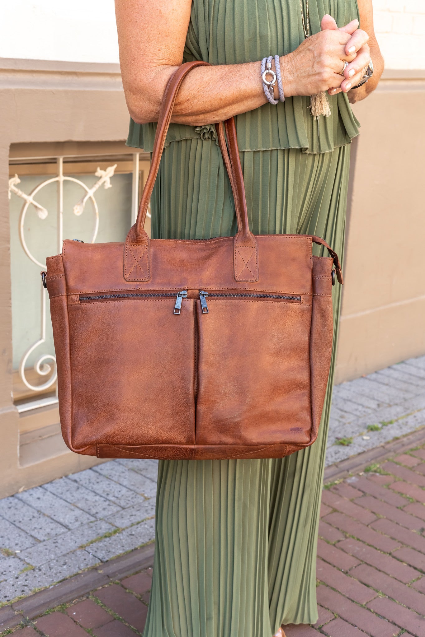 Hand/shoulder bag 'Binni' cognac