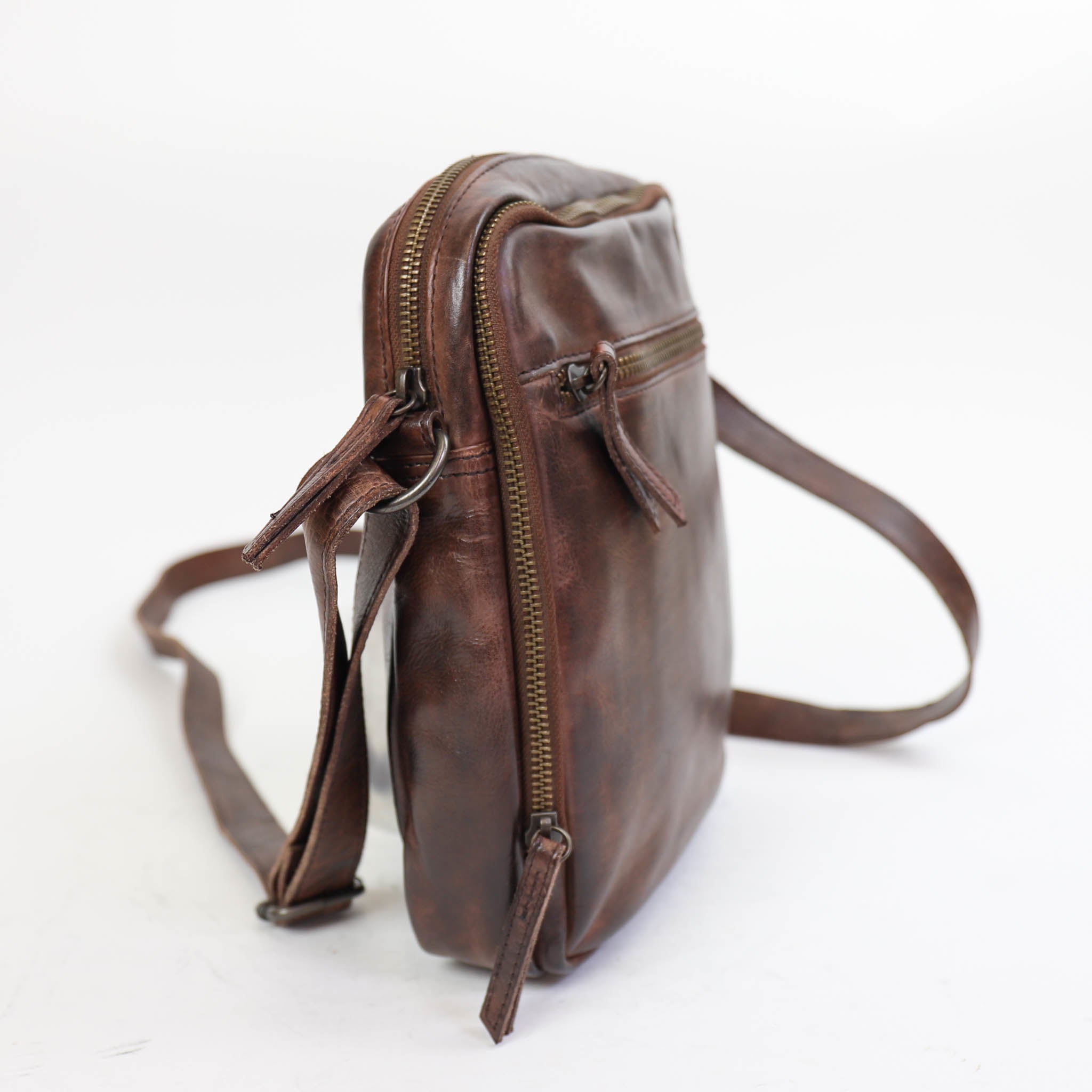 Shoulder bag 'Luz' dark brown