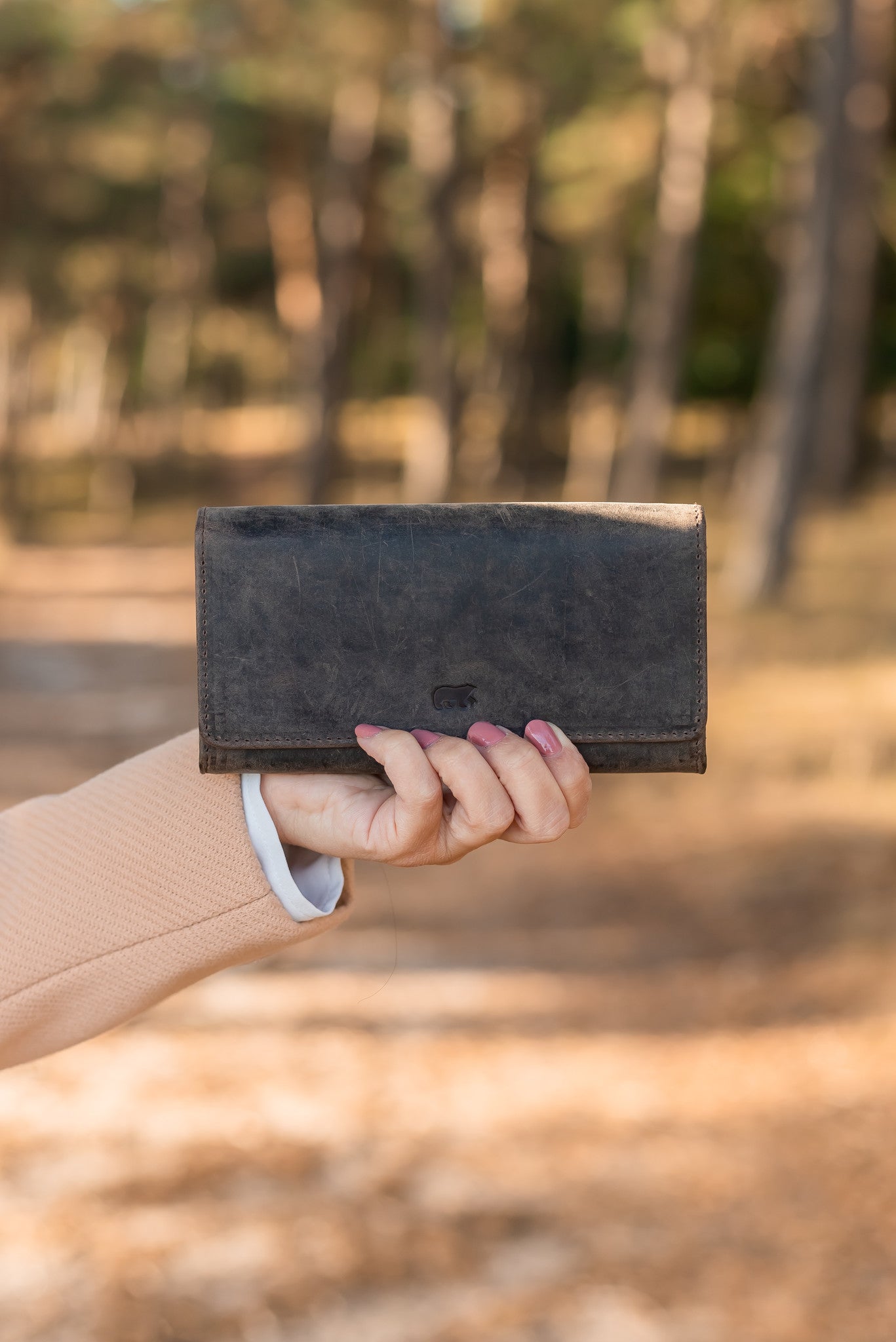Flap wallet 'Noor' beige