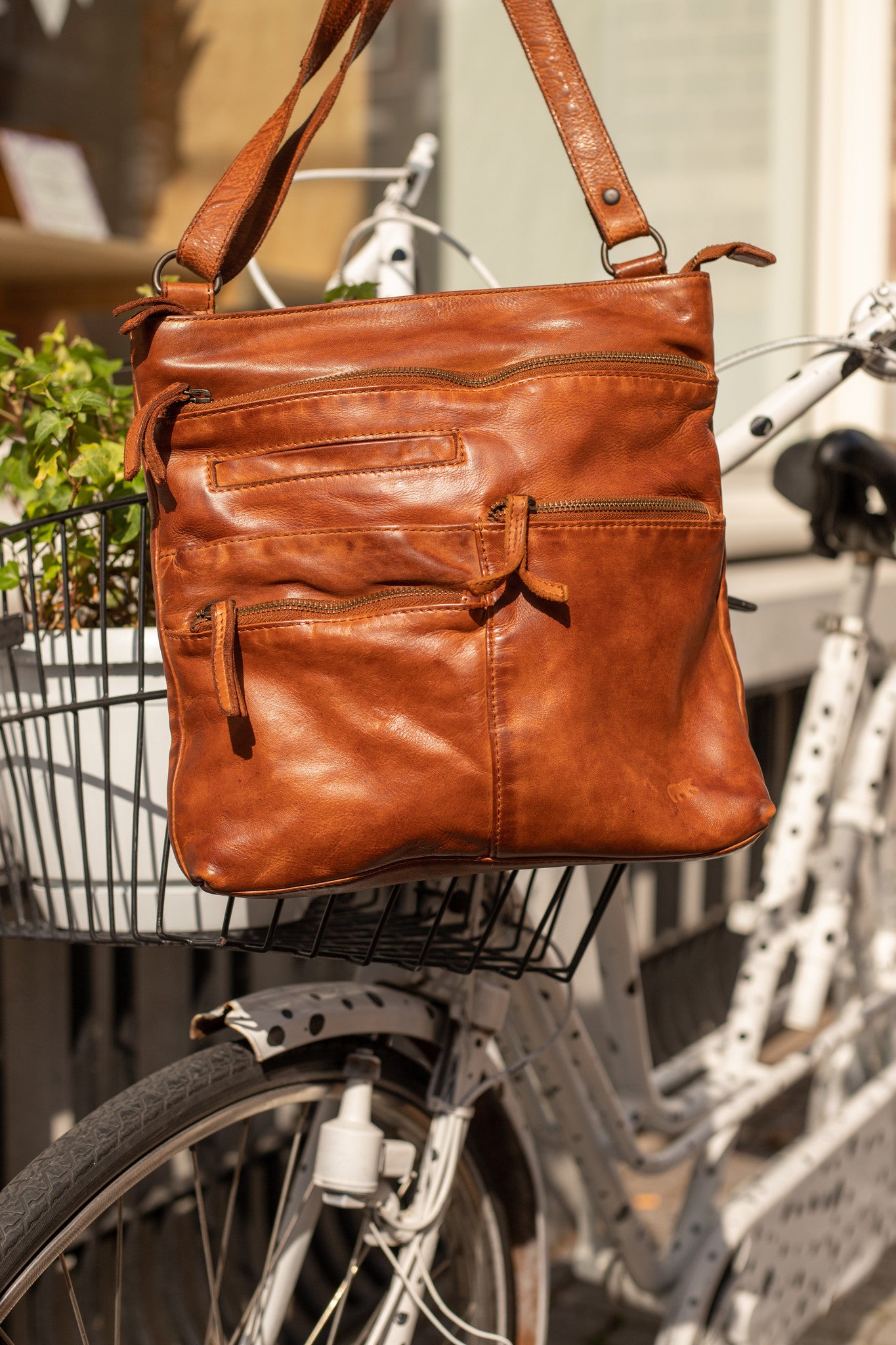 Shoulder bag 'Yara' cognac