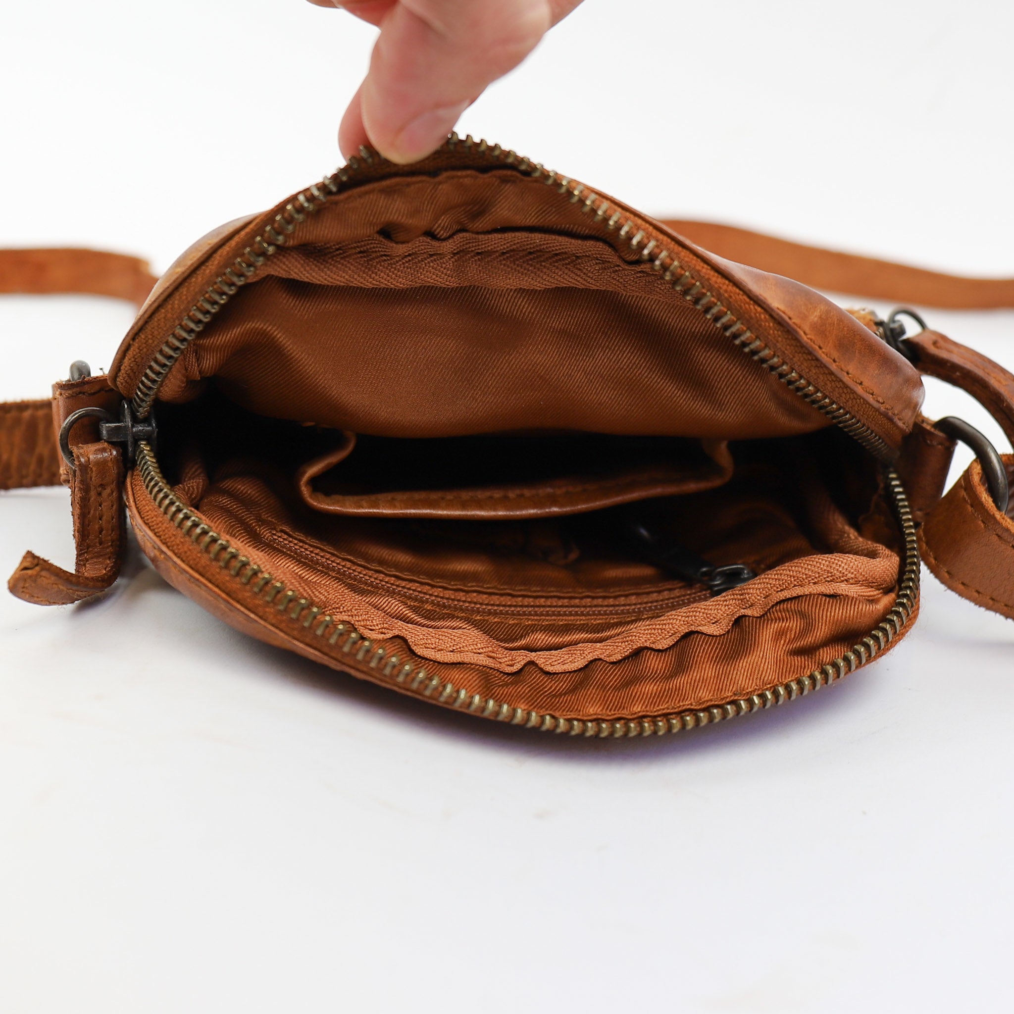 Shoulder bag 'Karin' cognac - CL 5243