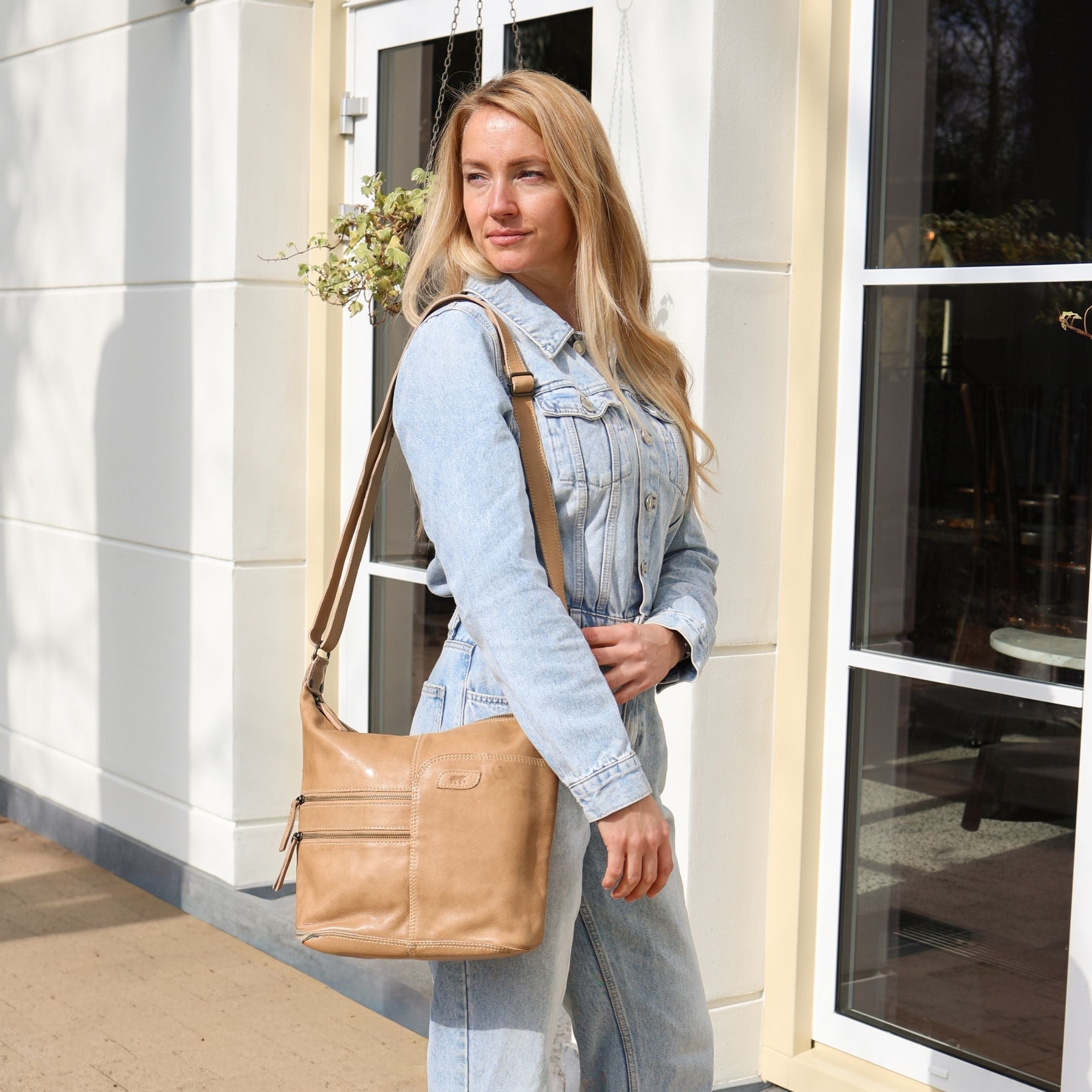 Shoulder bag 'Frieda' black