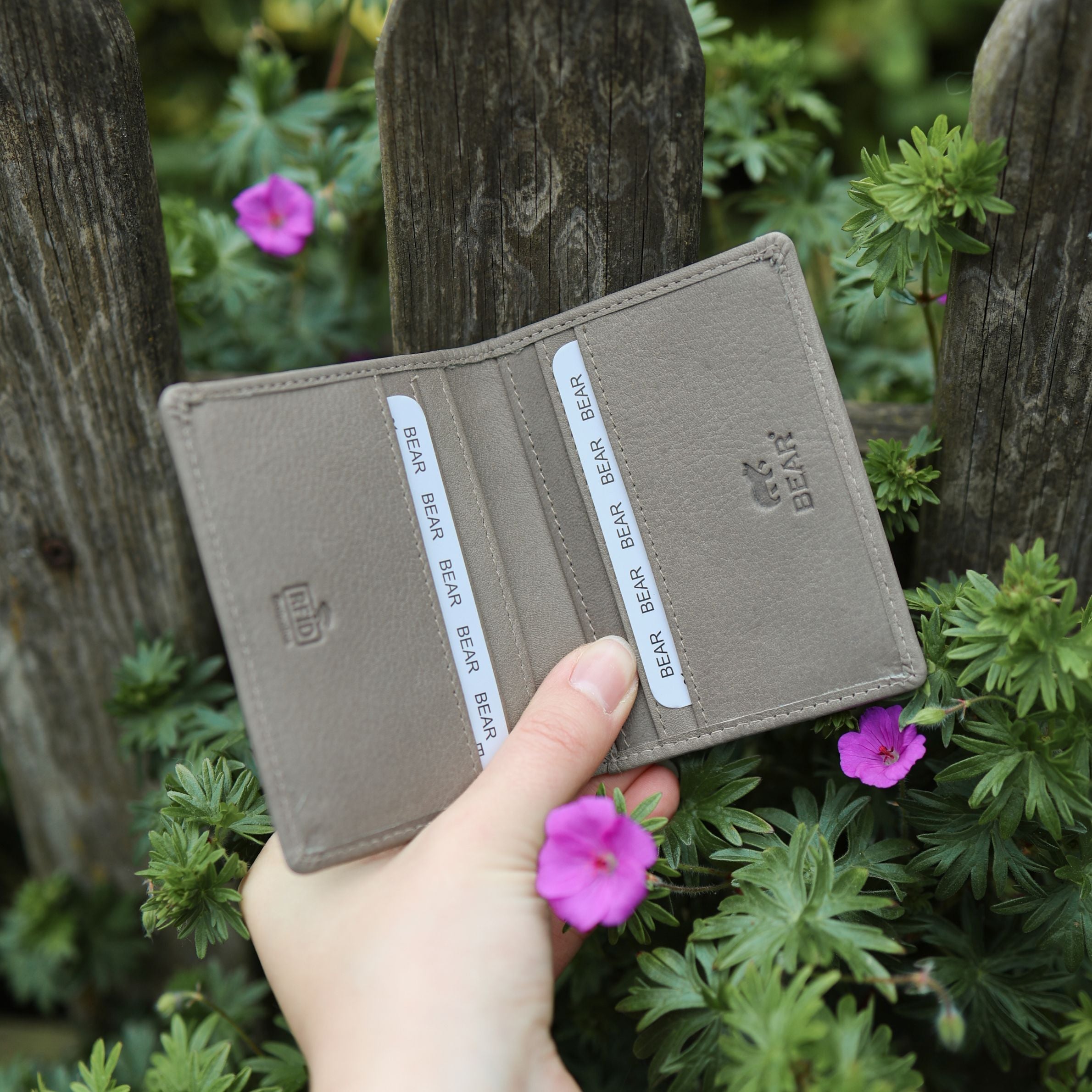RFID Pasjeshouder met briefgeldvak 'Cas' dust
