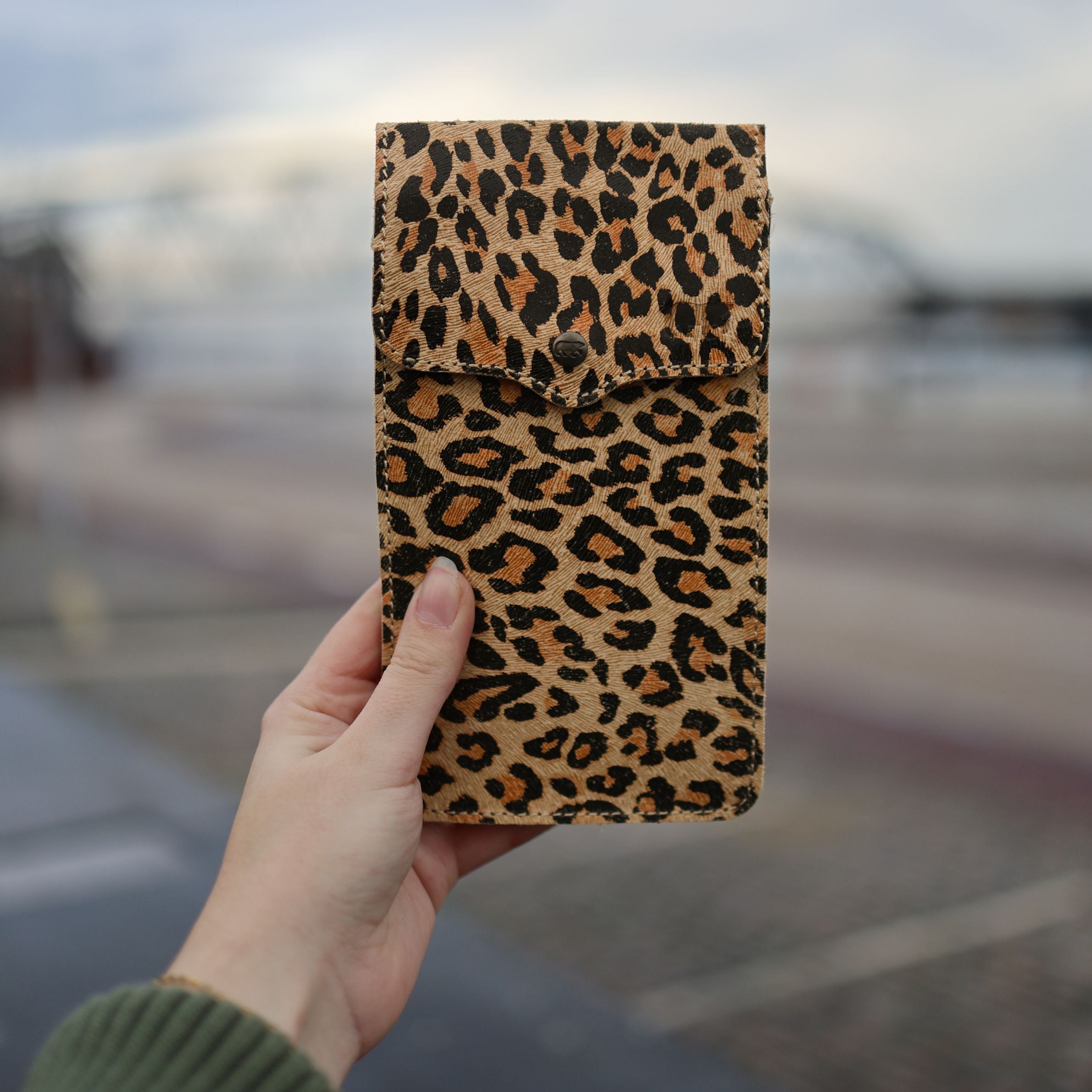 Telefoontasje 'Yori' small panther