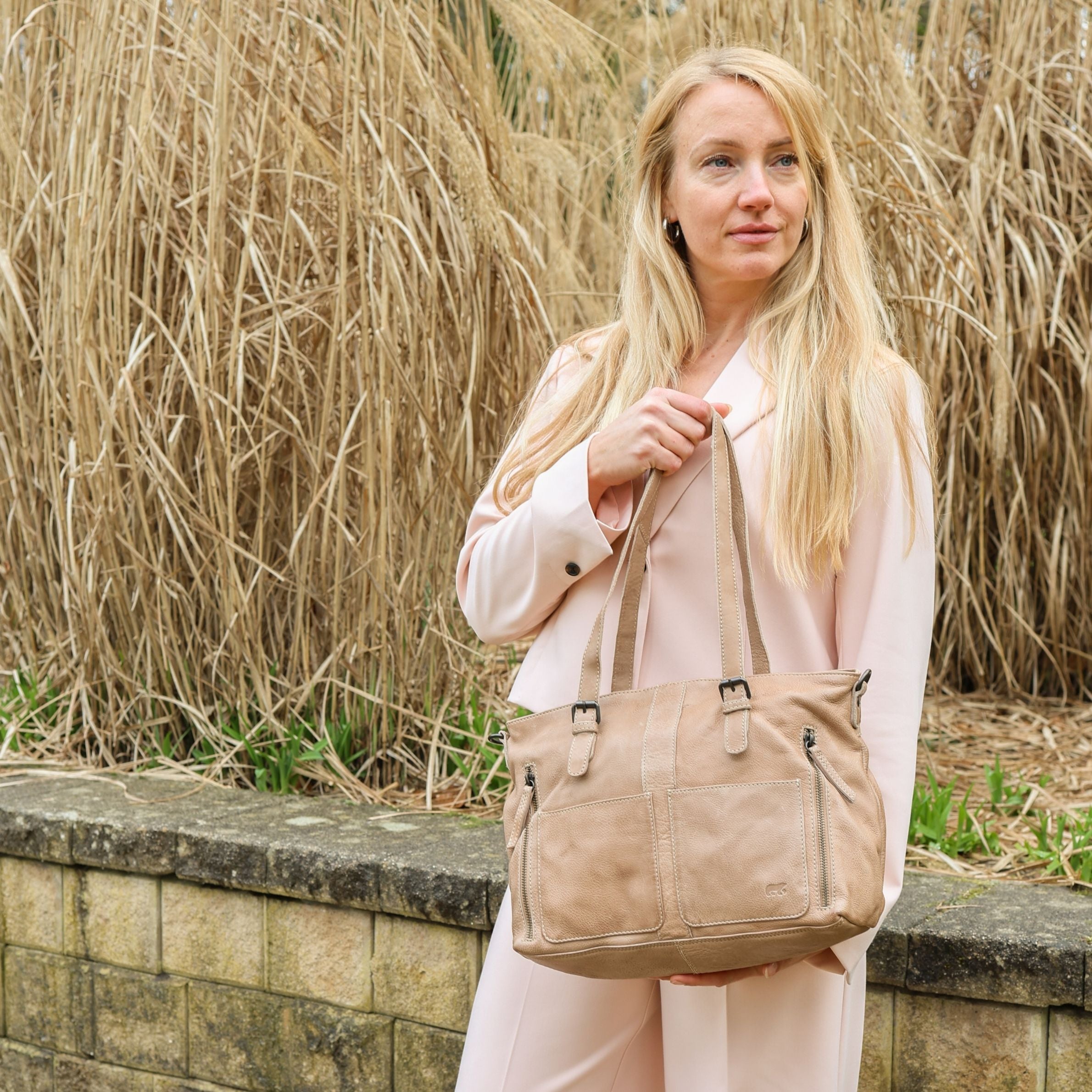 Hand/shoulderbag 'Fleur' beige