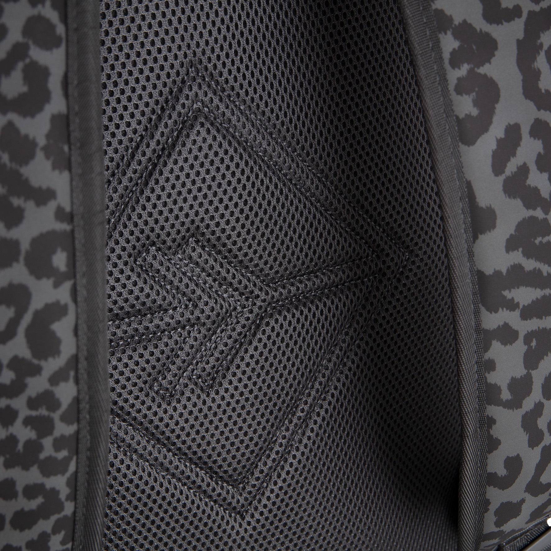 Urban Leopard - Water repellent rolltop backpack 'New York' 21L grey