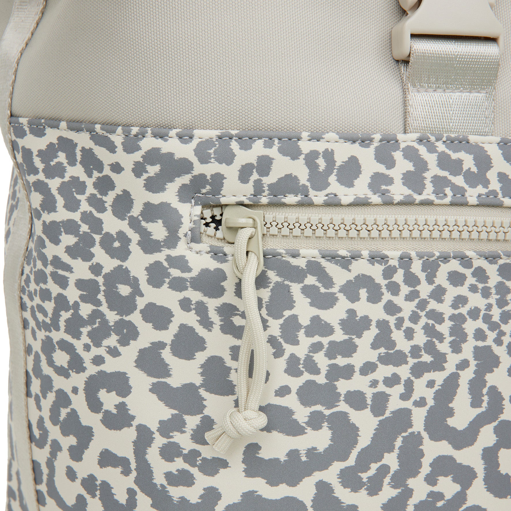 Urban Leopard - Water repellent rolltop backpack 'New York' 21L beige