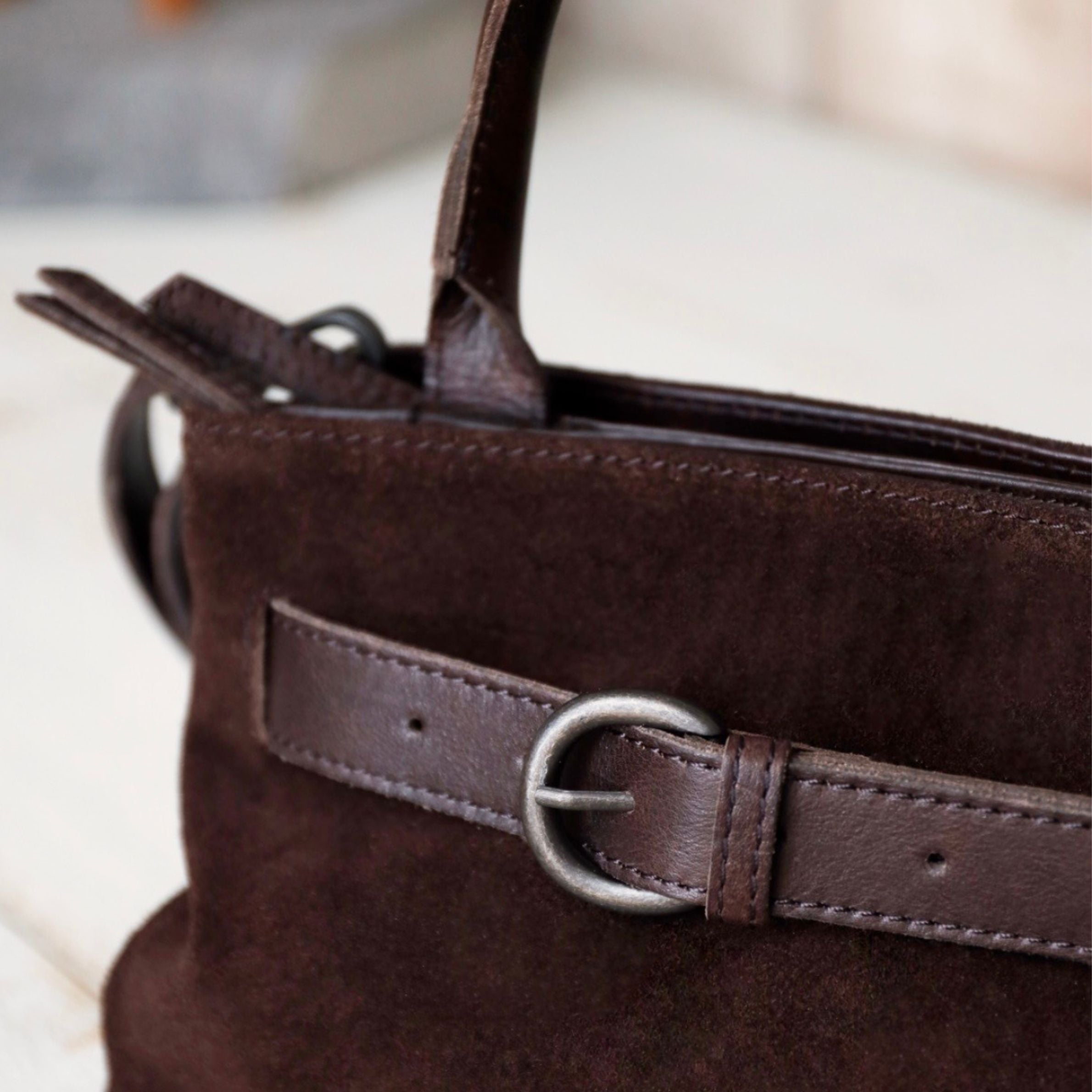 Suede handbag/shoulder bag with buckle 'Aagje' dark brown