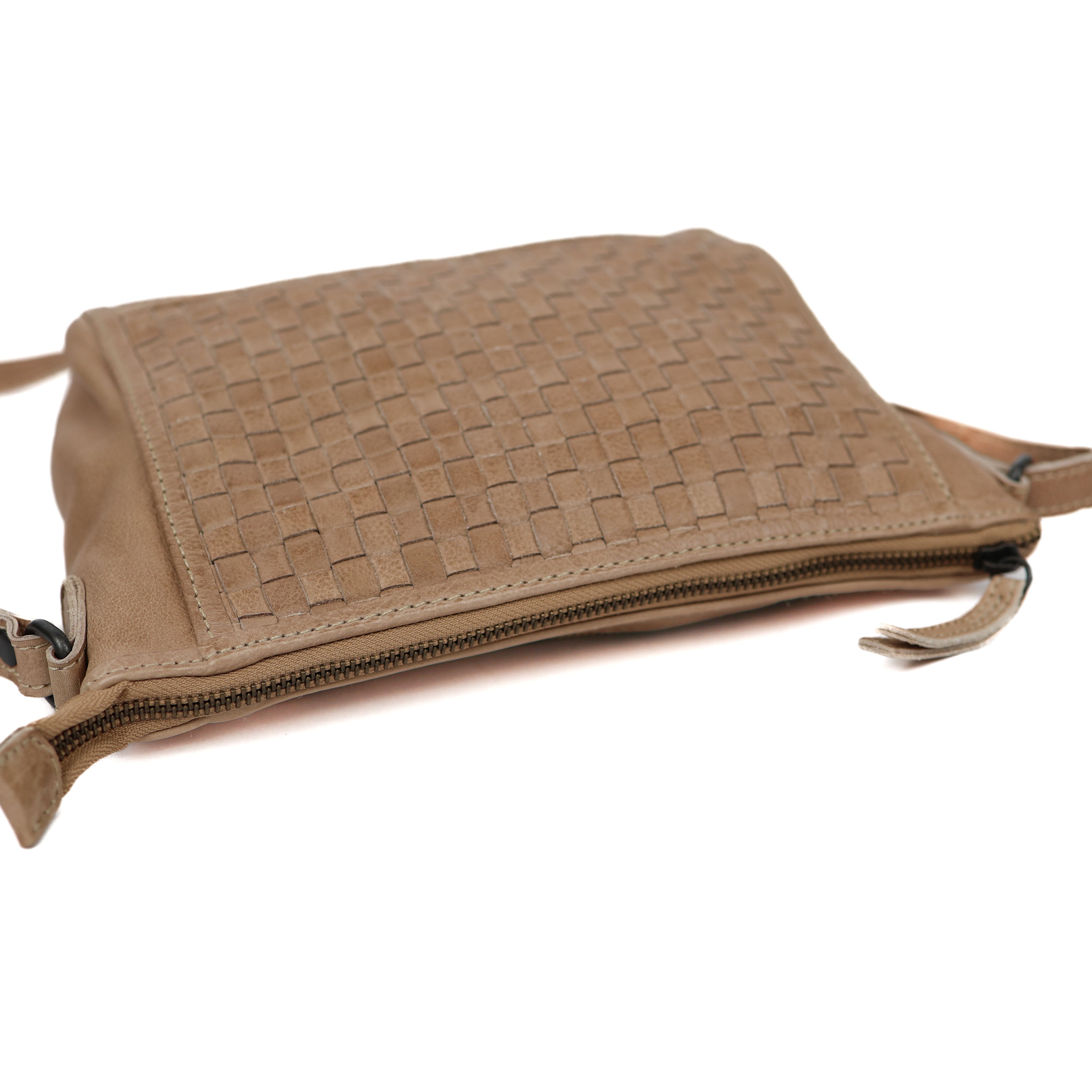 Klein schoudertasje 'Myrna' gevlochten beige