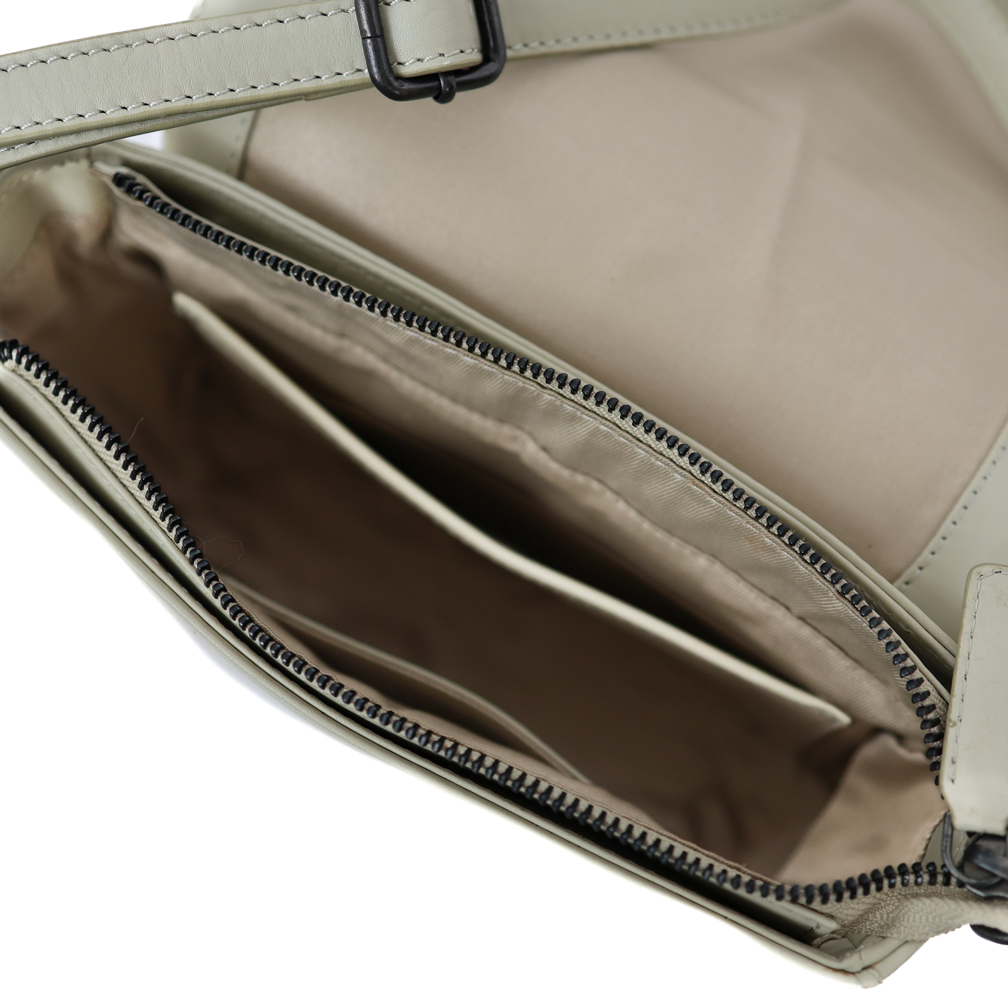 Schoudertasje met flap 'Anastasia' Khaki