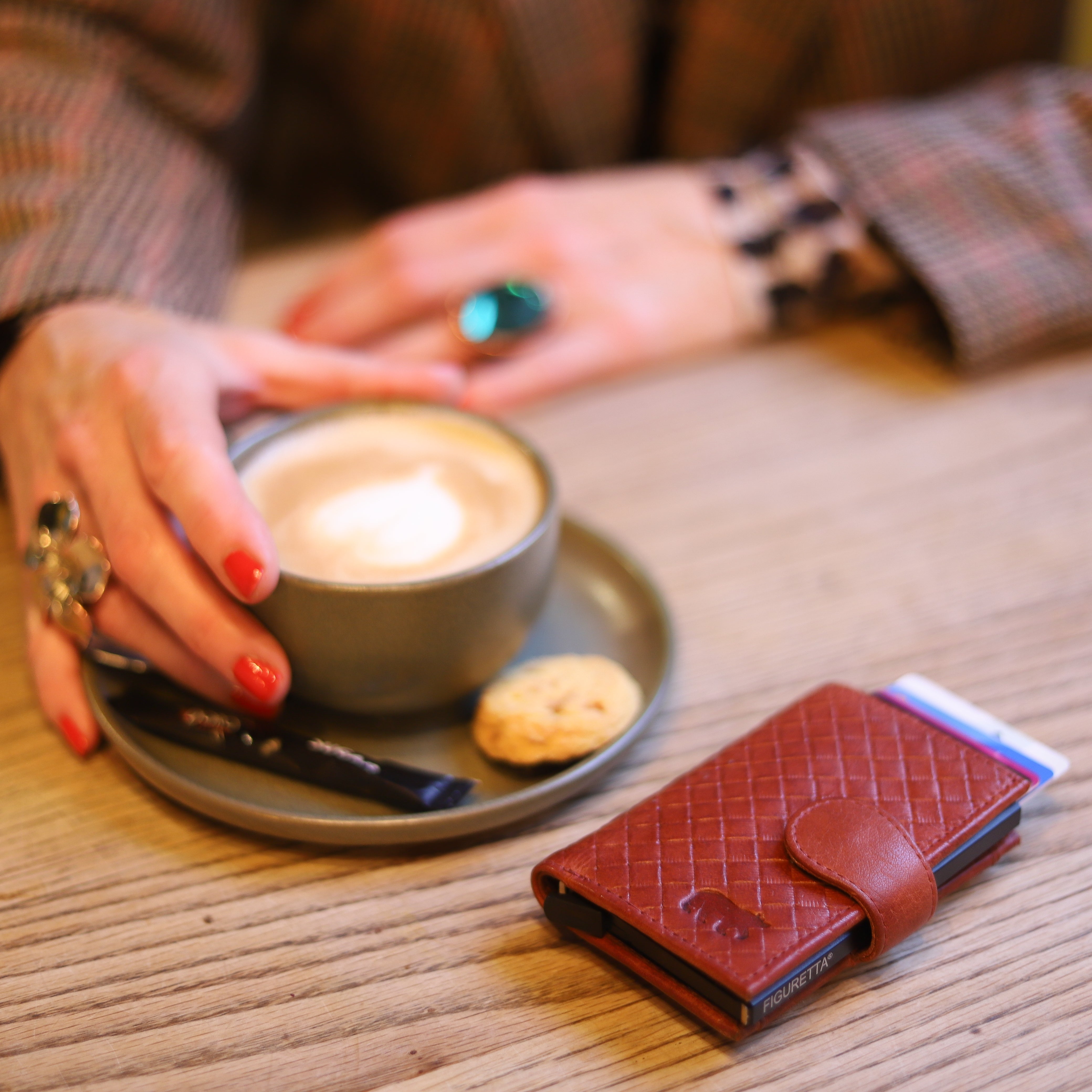 Woven card holder 'Elsie' red