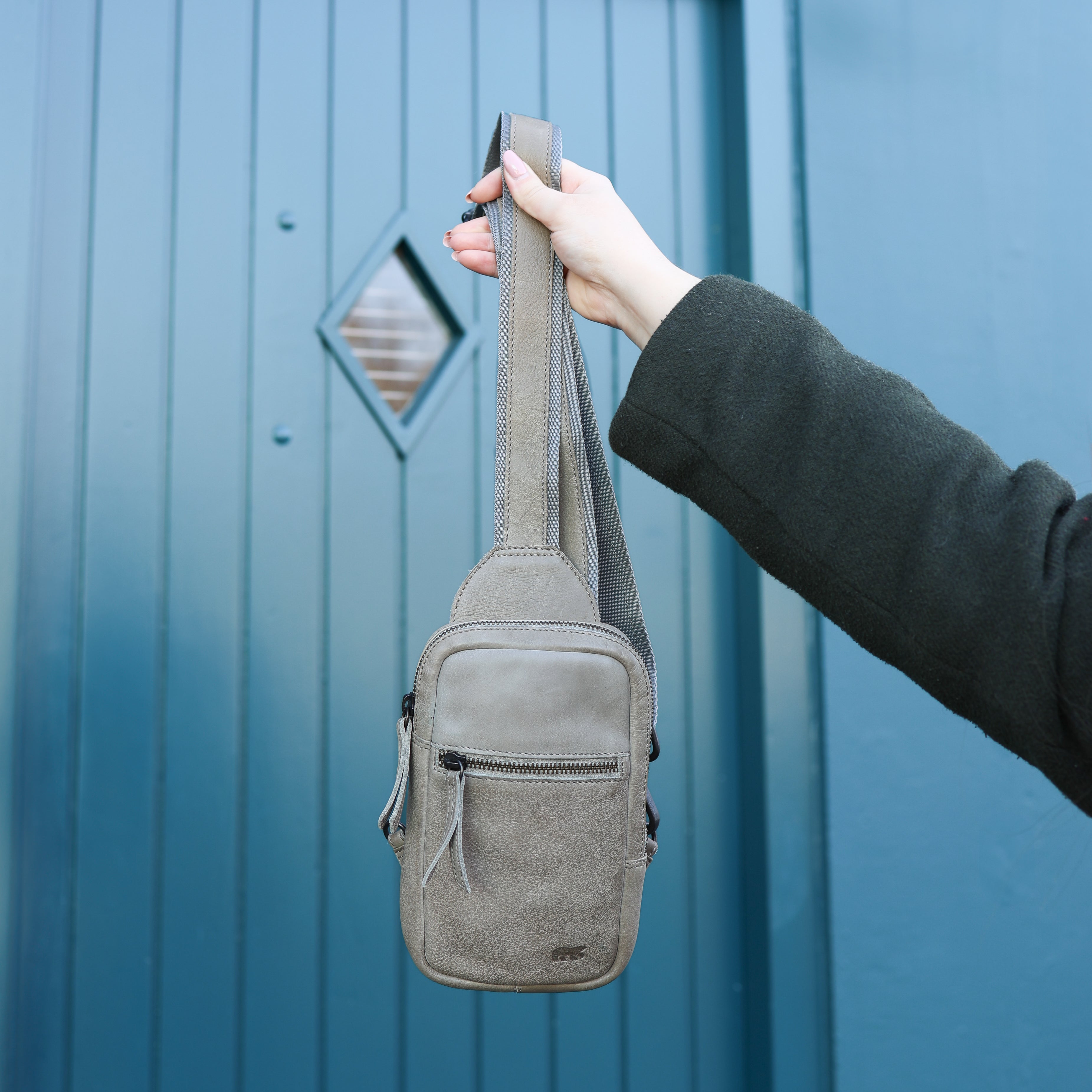 Small crossbody bag 'Nikki' dark blue