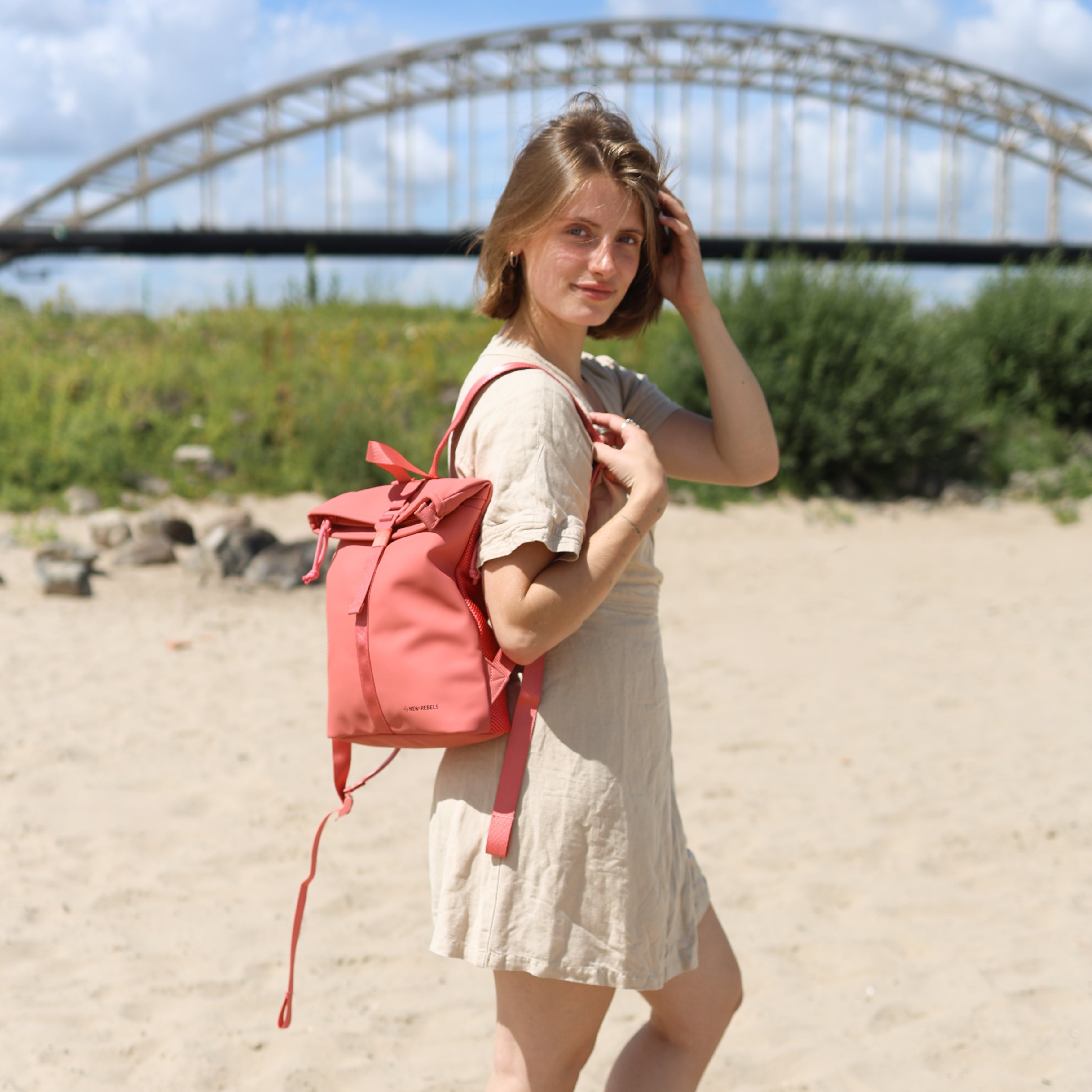 Branson - Mini waterproof rolltop backpack 'Los Angeles' 7L coral