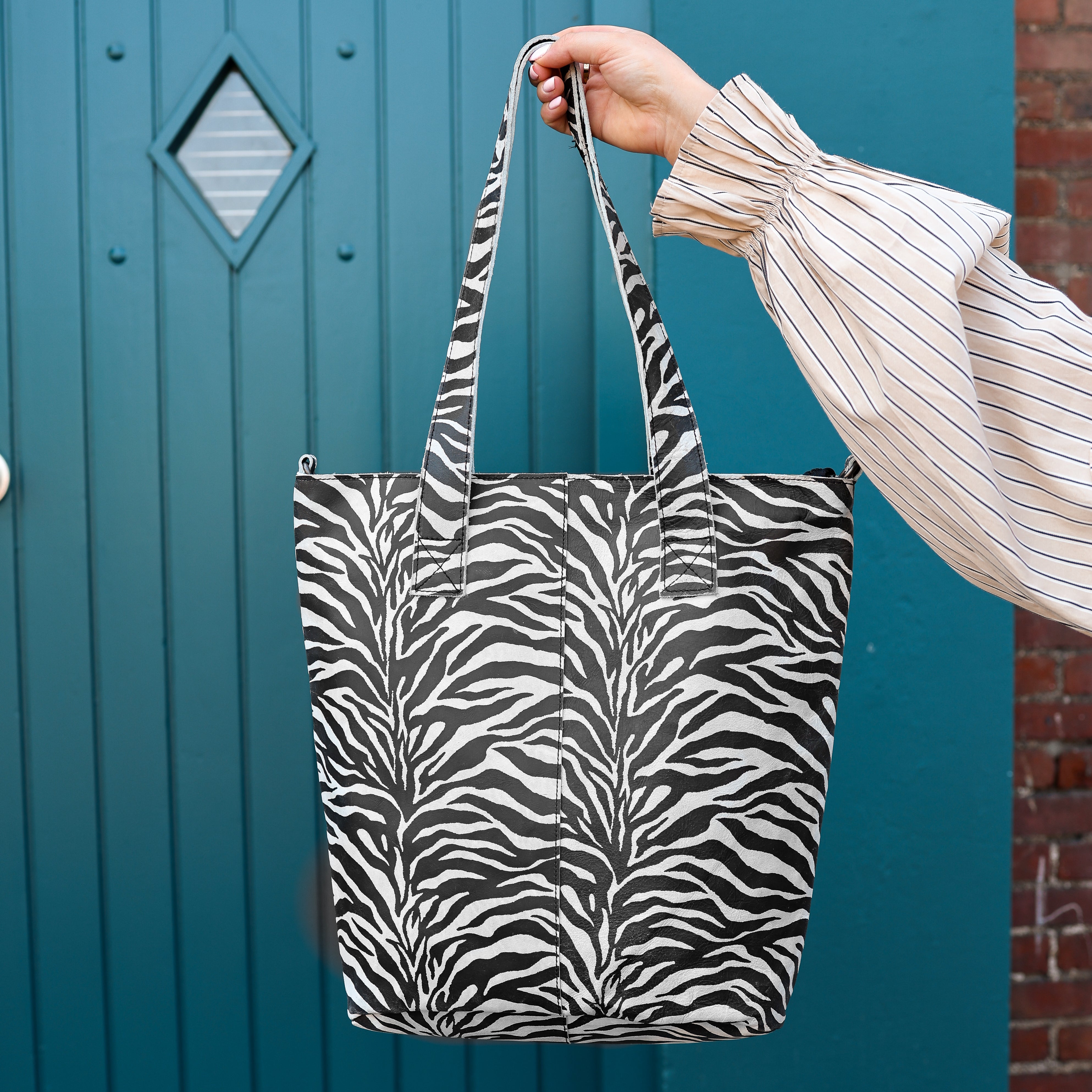Shopper 'Juul' zebra
