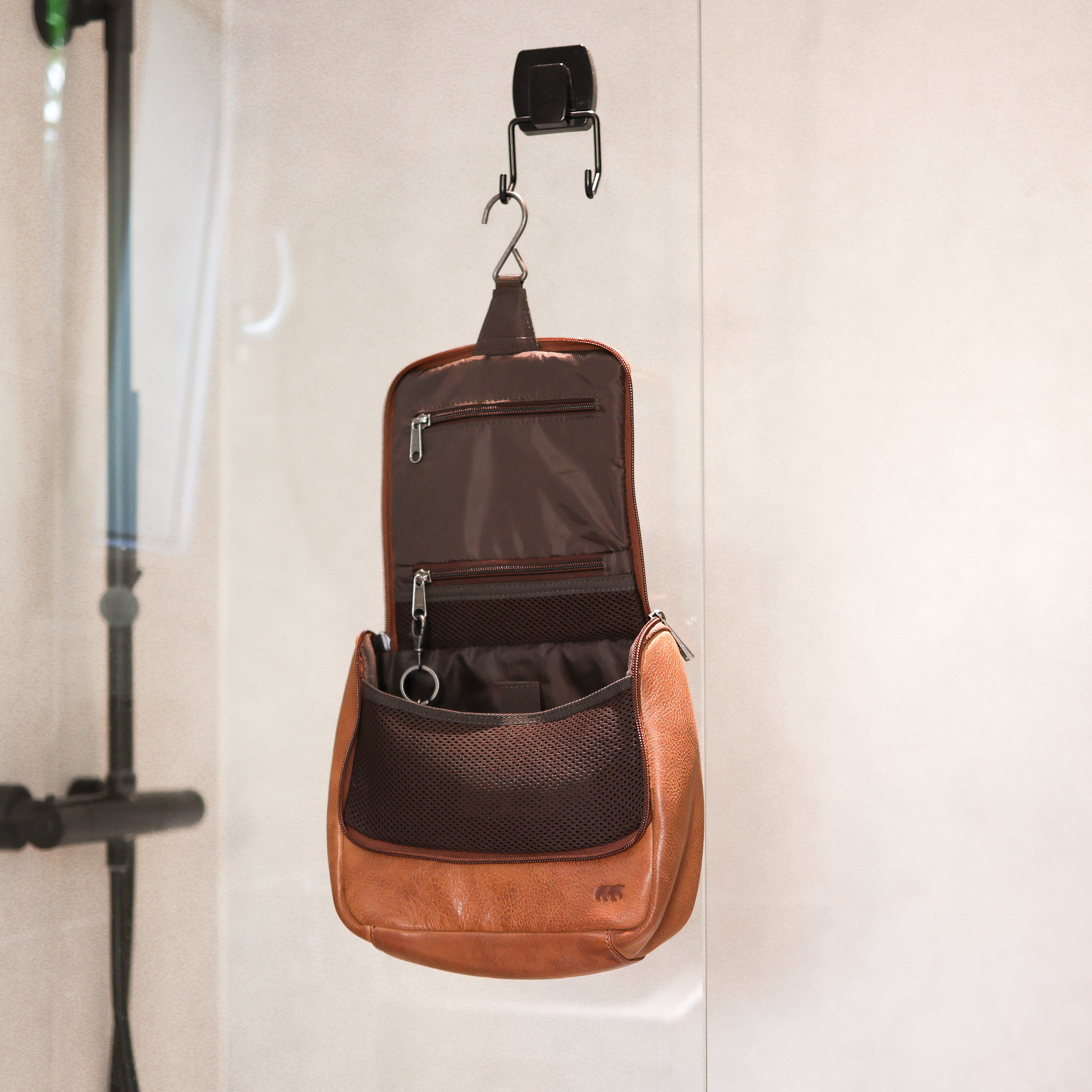 Hanging toiletry bag with hook 'Martin' cognac