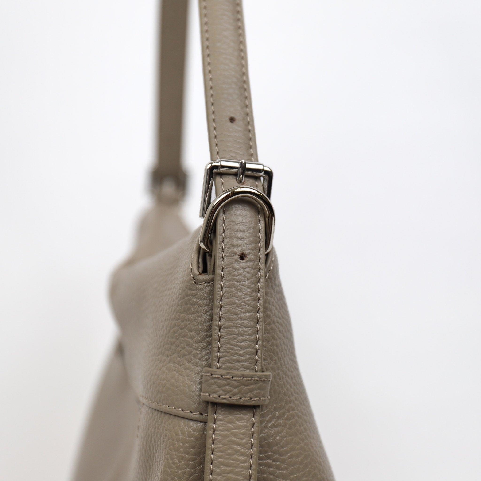 Hand/shoulder bag 'Payge' Silver Mink