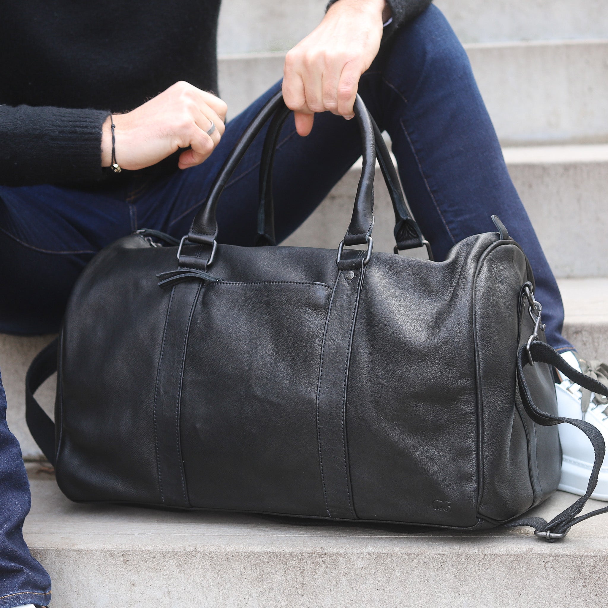 Black leather sales weekender bag