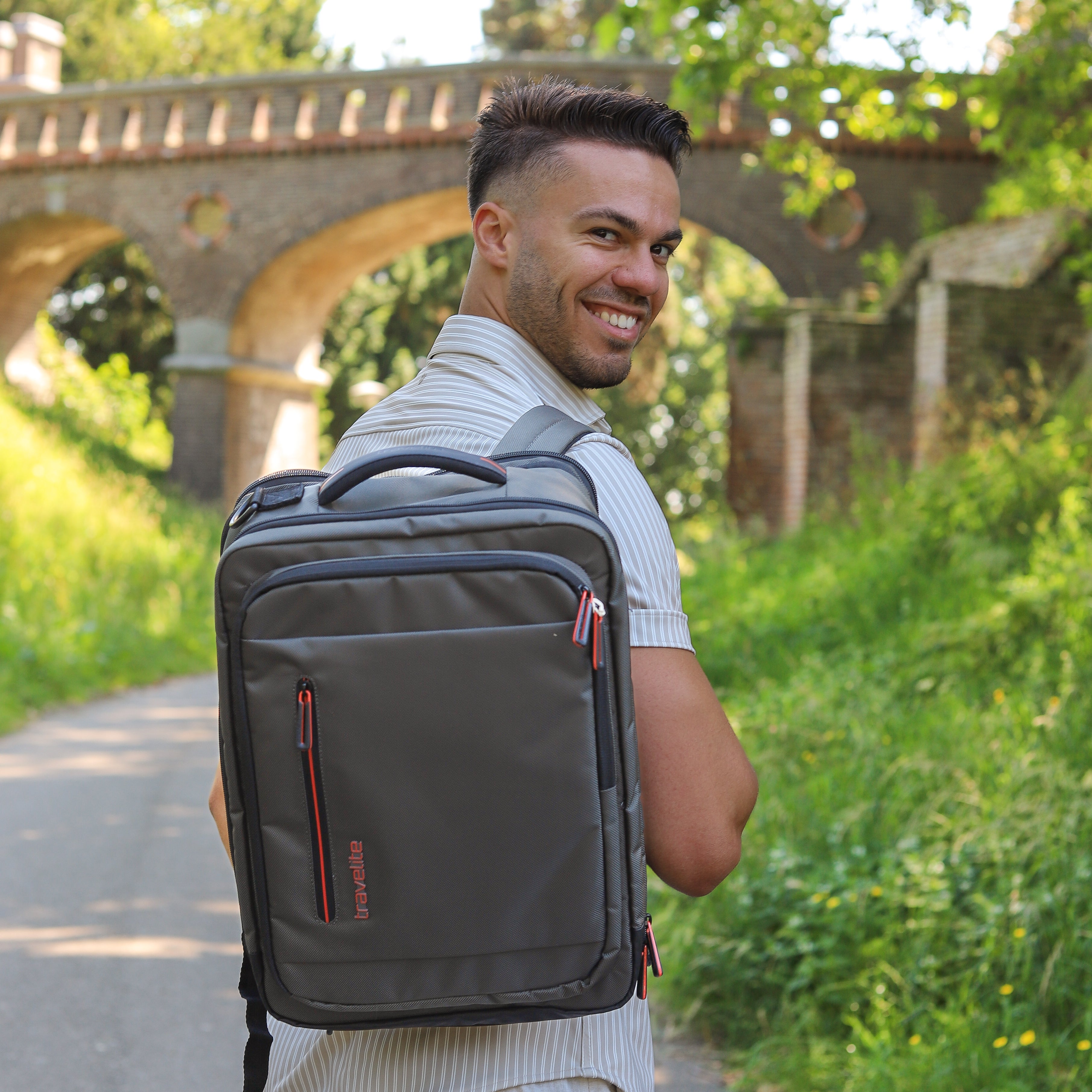 Crosslite Backpack/Boarding Bag dark olive